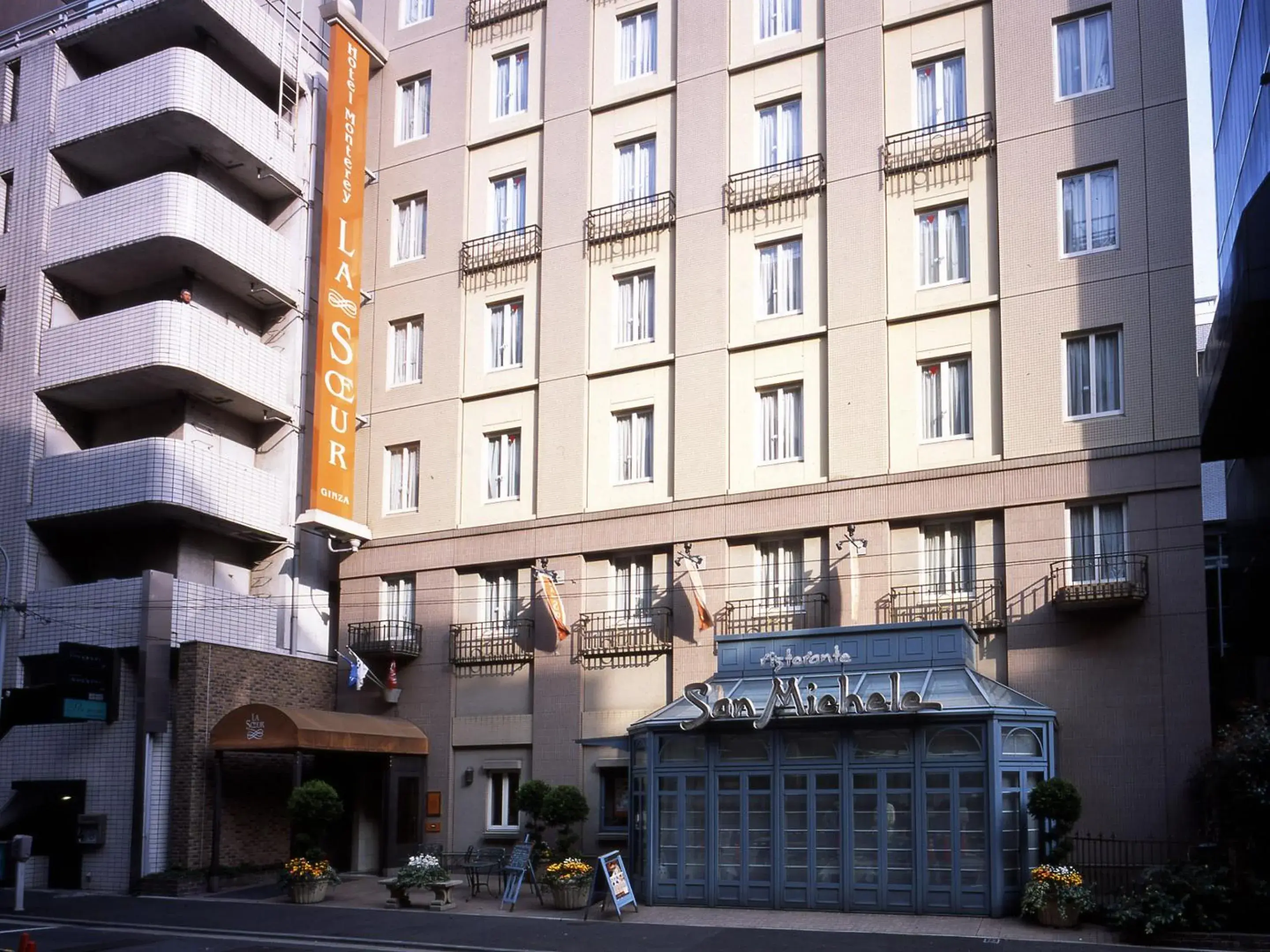 Facade/entrance in Hotel Monterey Lasoeur Ginza