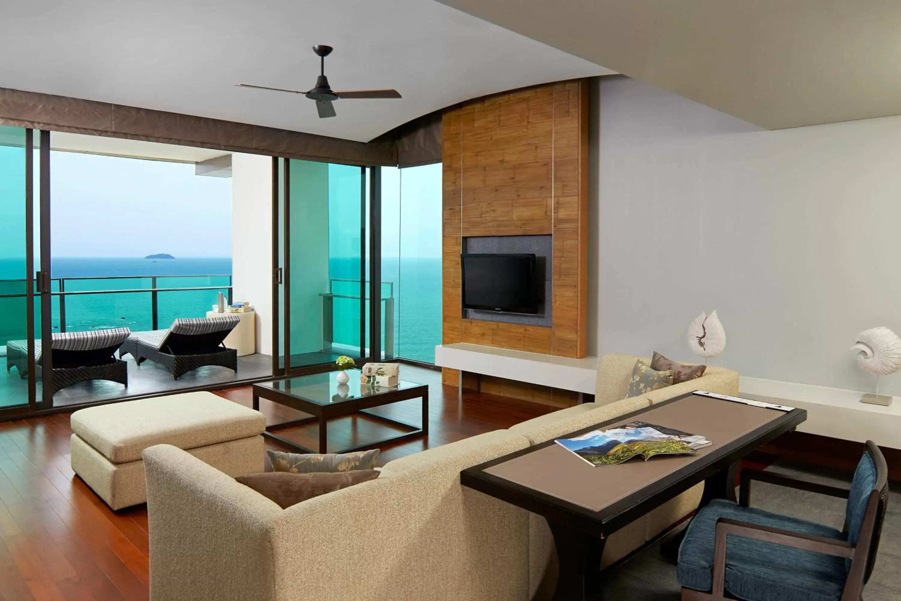 Living room, Seating Area in Rayong Marriott Resort & Spa