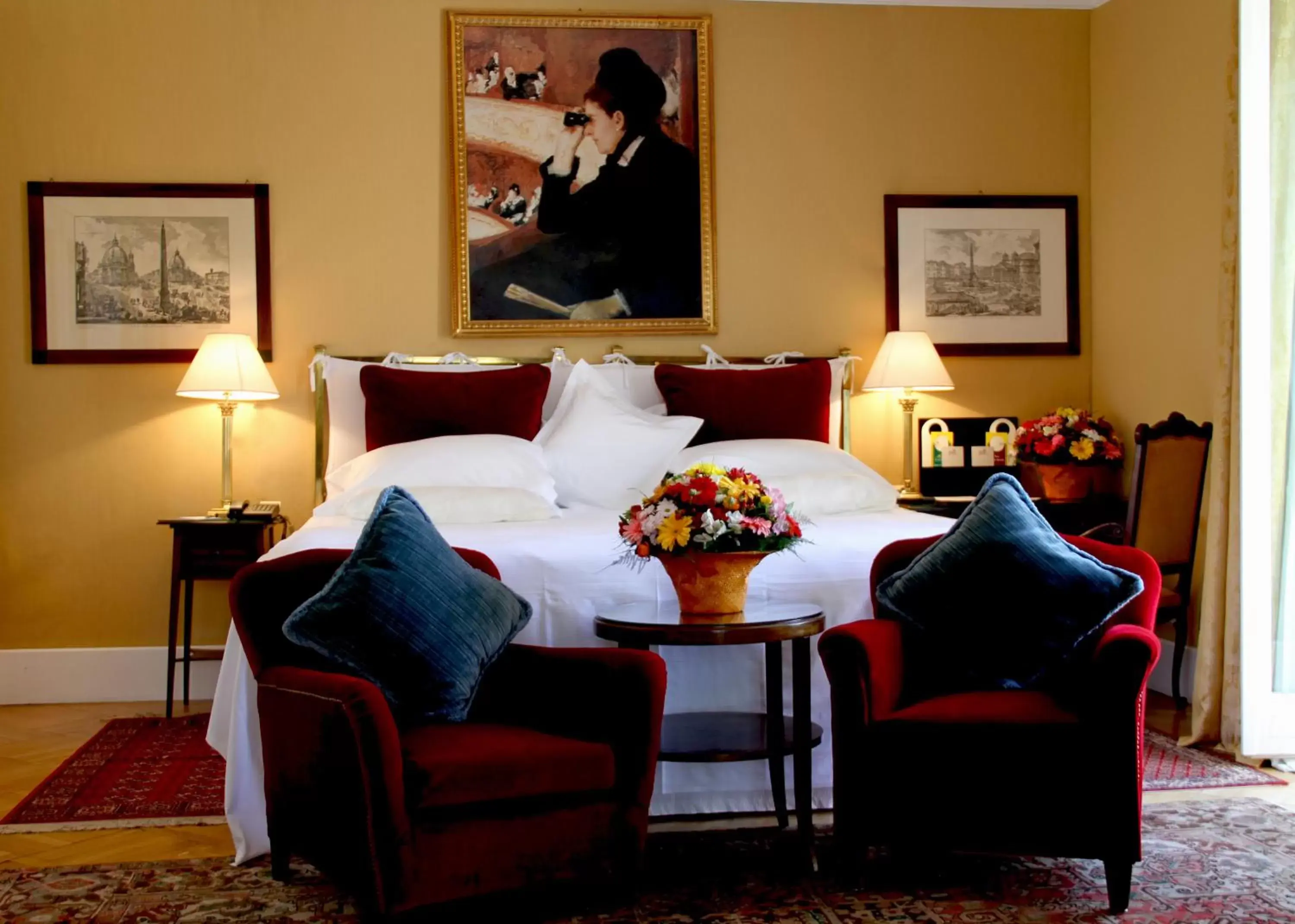Bedroom, Bed in Grand Hotel Plaza