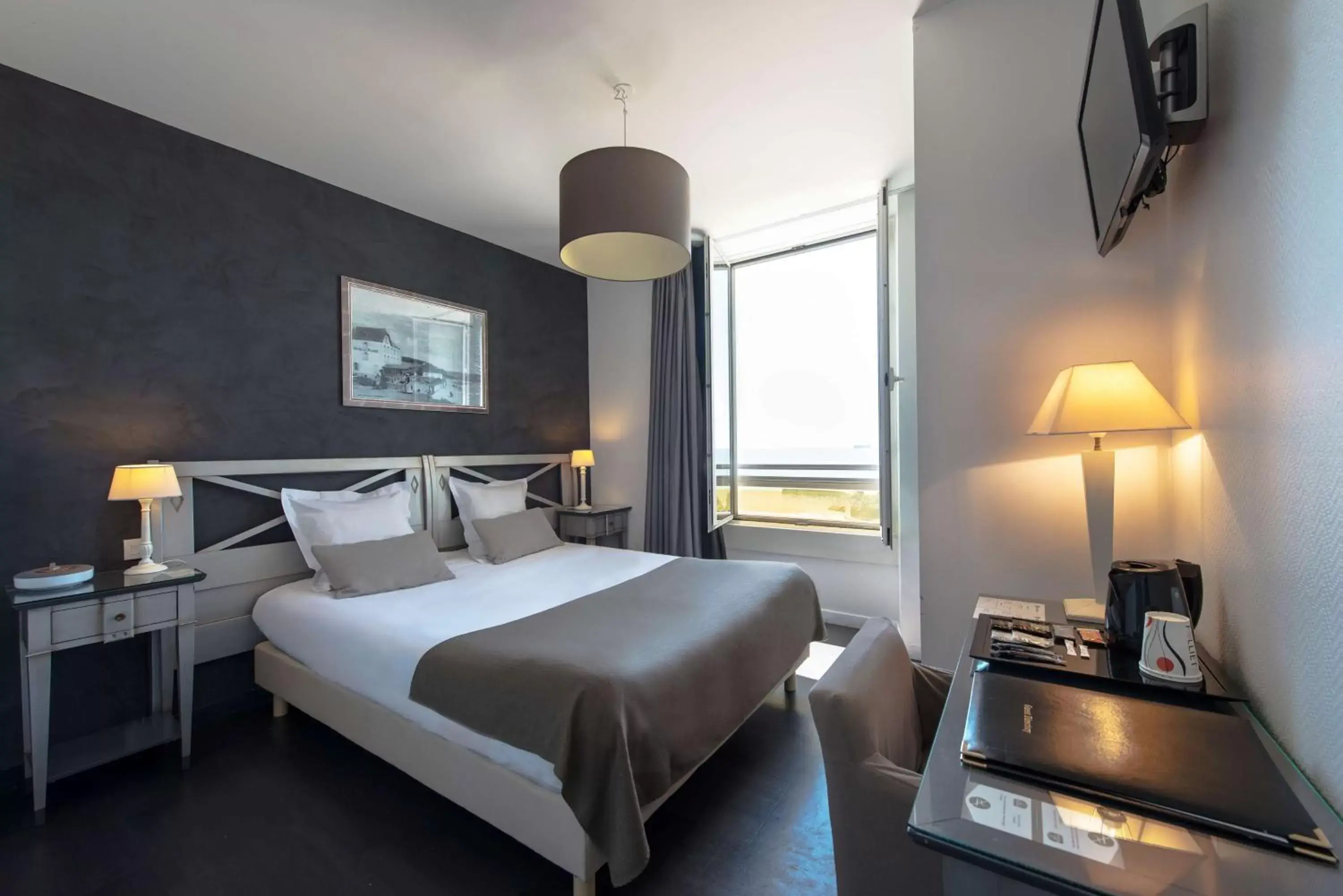 Photo of the whole room, Bed in Best Western Hotel De La Plage Saint Marc sur Mer