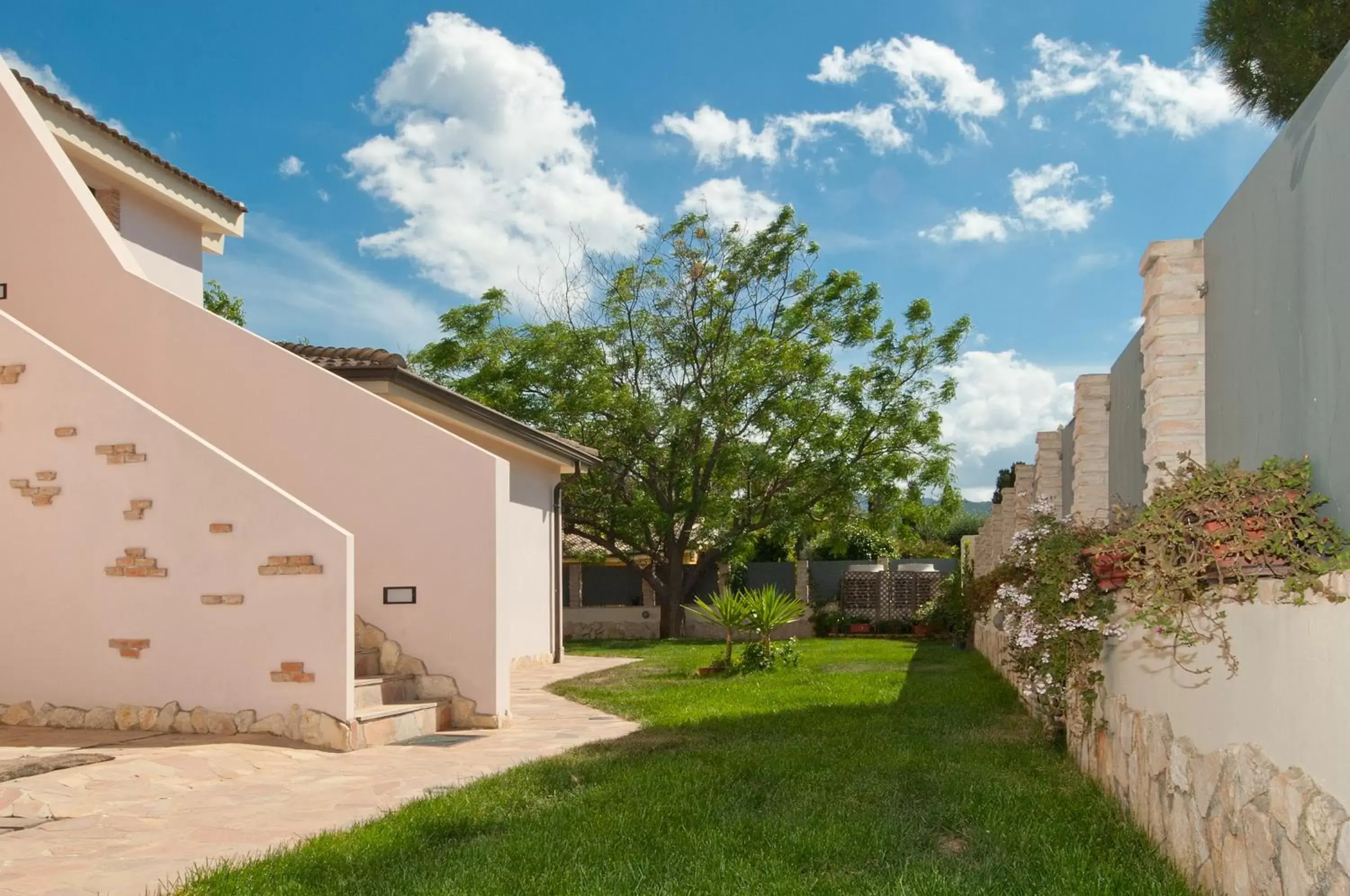 Garden, Property Building in Gentarrubia