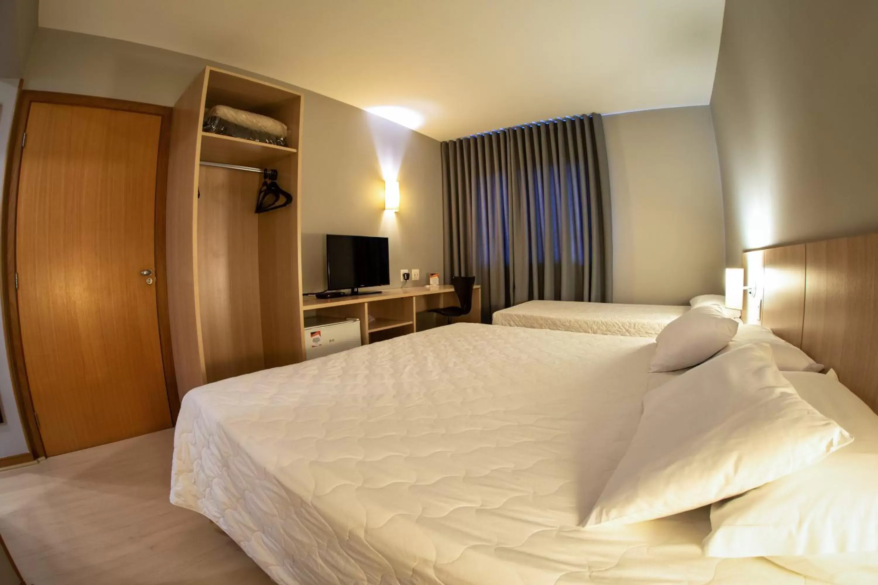 Bed in Hotel Campo Largo Express Bed in Hotel Campo Largo Express