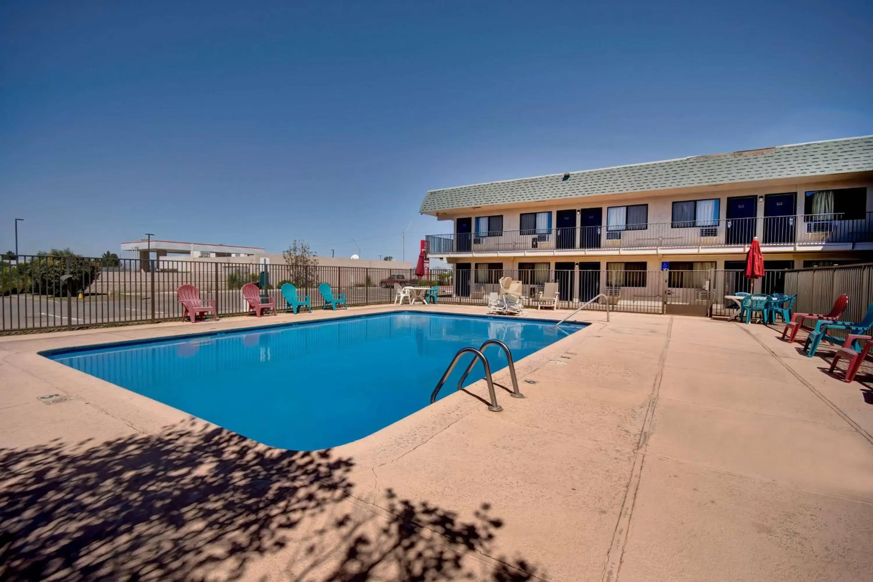 Pool view, Swimming Pool in Motel 6-Douglas, AZ