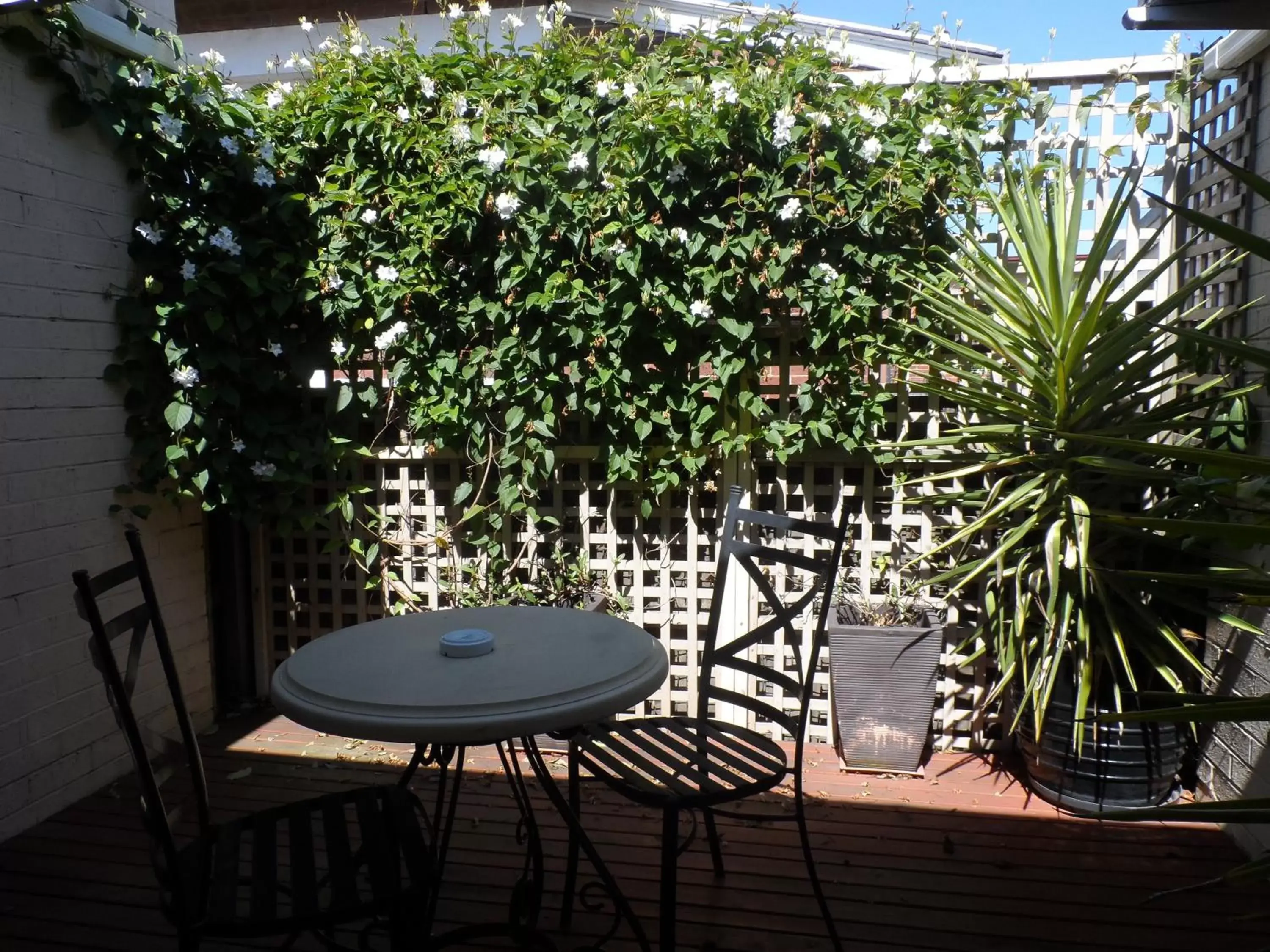 Balcony/Terrace in Admiralty Inn