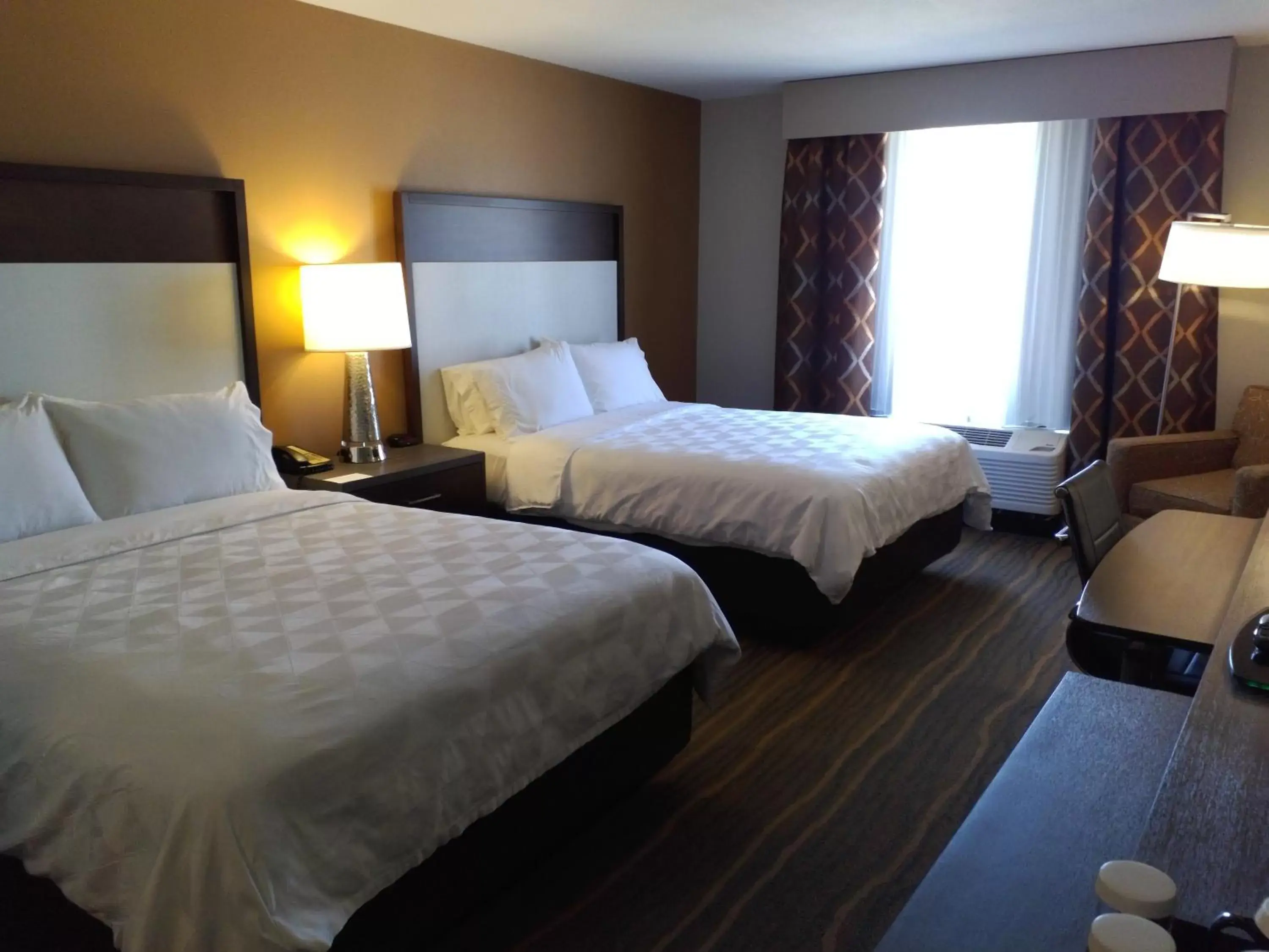 Bedroom, Bed in Holiday Inn Hotel and Suites Albuquerque - North Interstate 25, an IHG Hotel