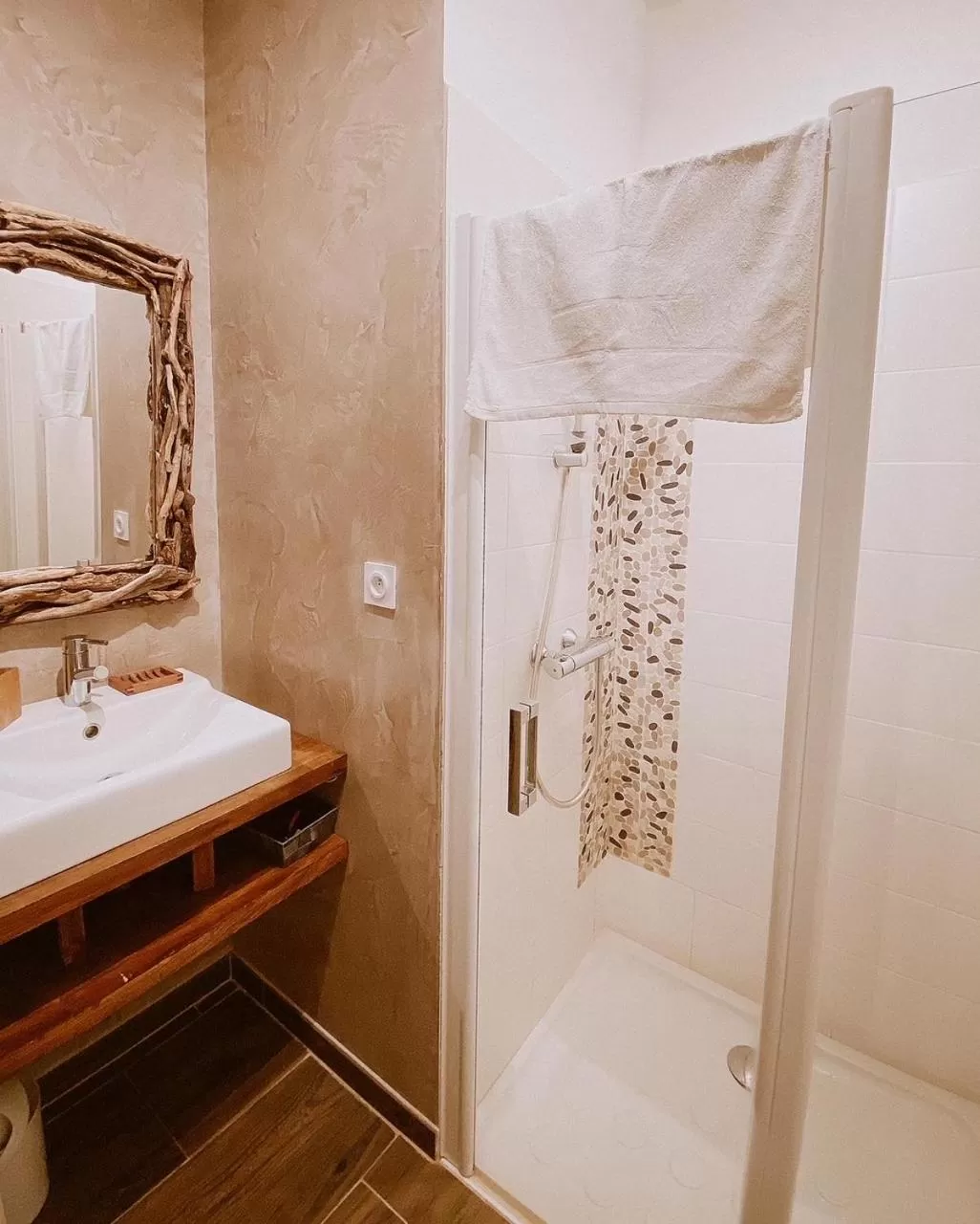 Bathroom in Auberge De La Foret Bonifatu