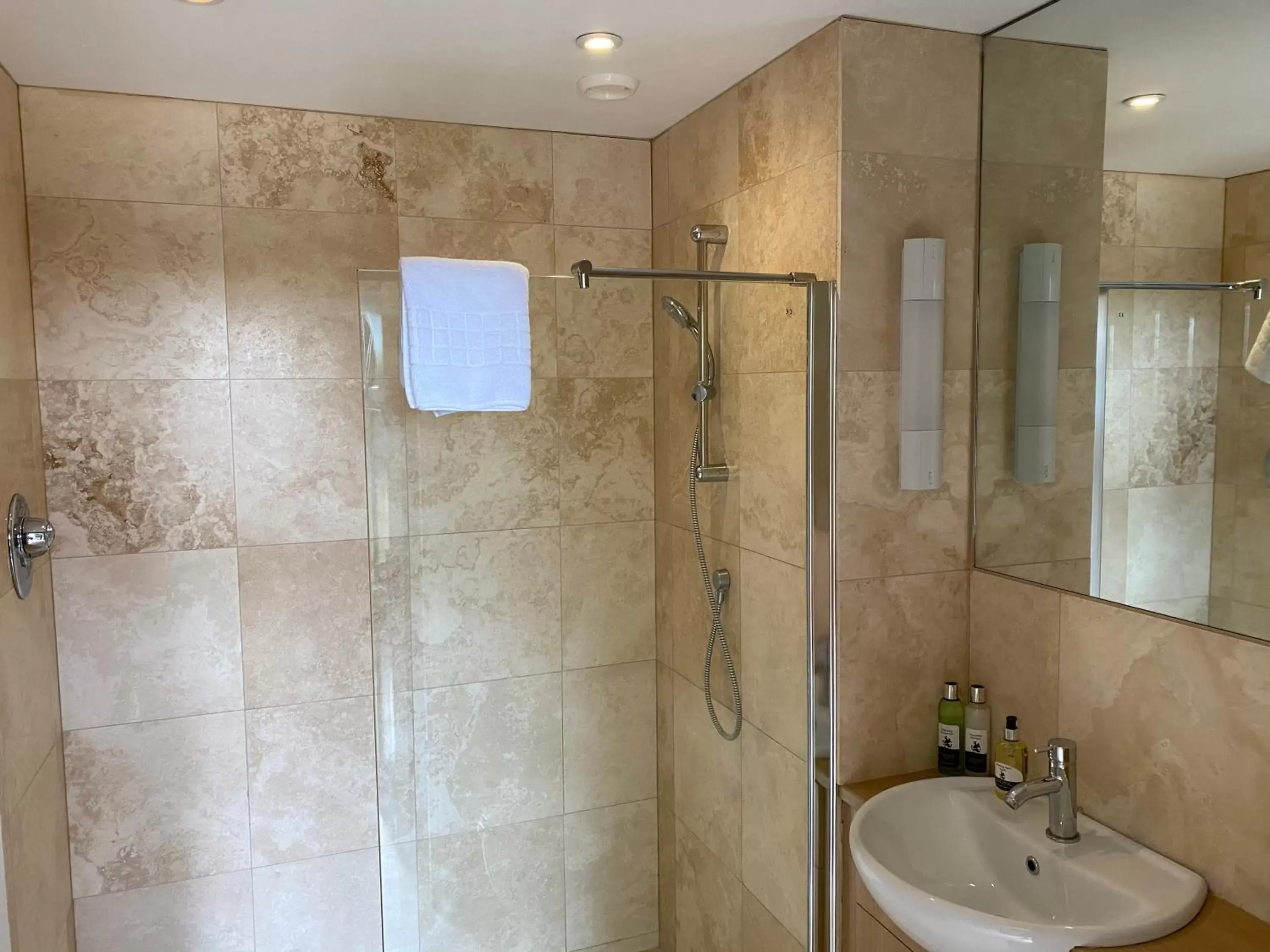 Shower, Bathroom in George & Dragon Hotel Wolverton Townsend