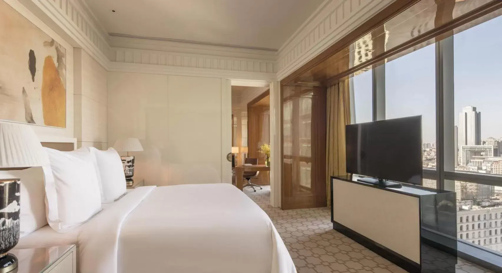 TV and multimedia, Bed in Four Seasons Hotel Tianjin