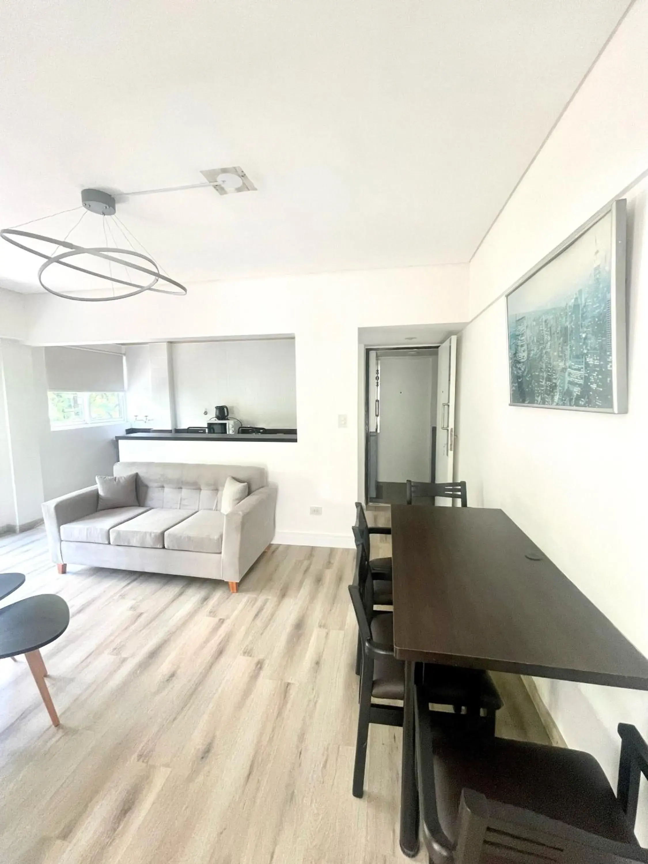 Dining Area in Golf Tower Suites & Apartments