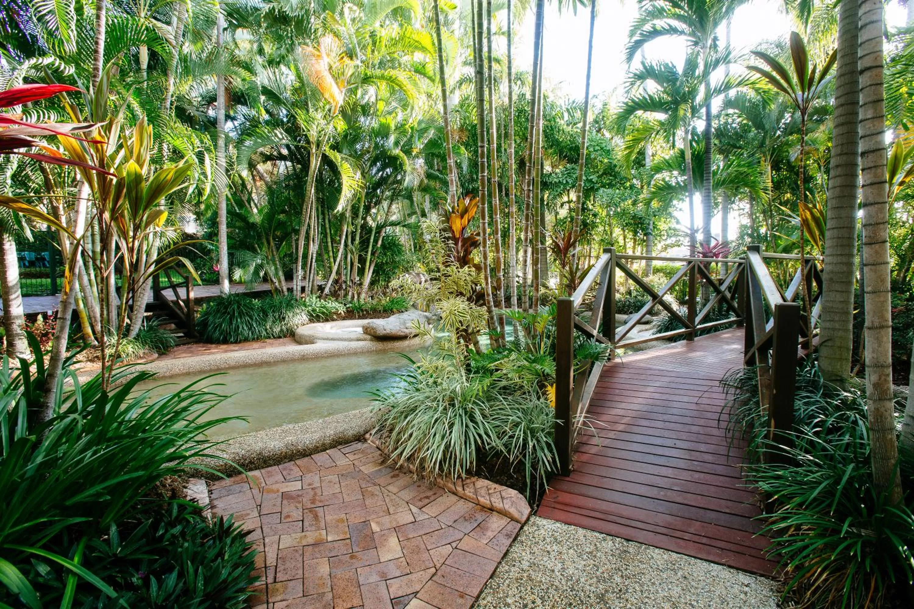 Swimming pool in City Oasis Inn Townsville, SureStay Collection by BW