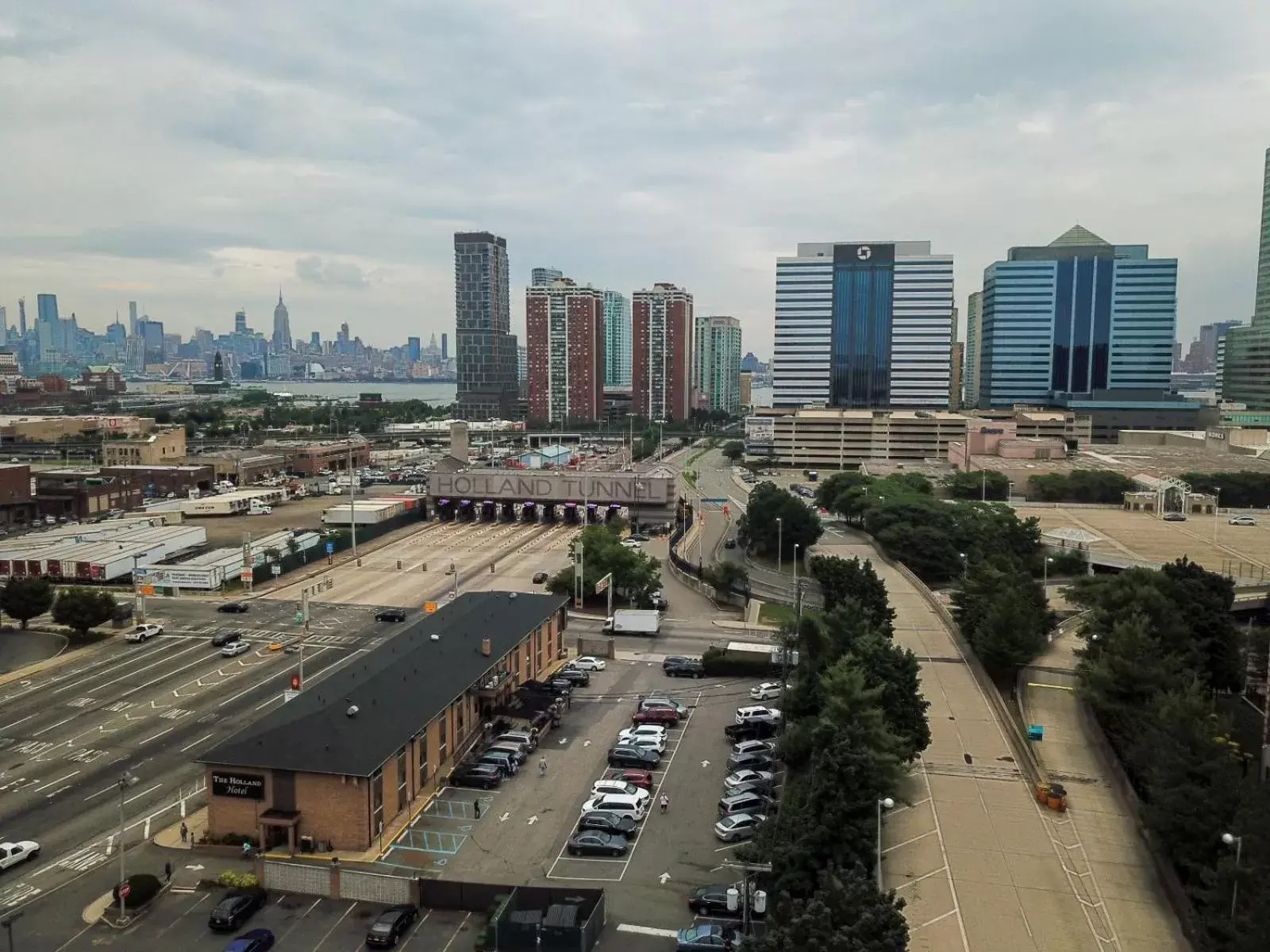 Property building, Bird's-eye View in Holland Hotel Free Parking Jersey City