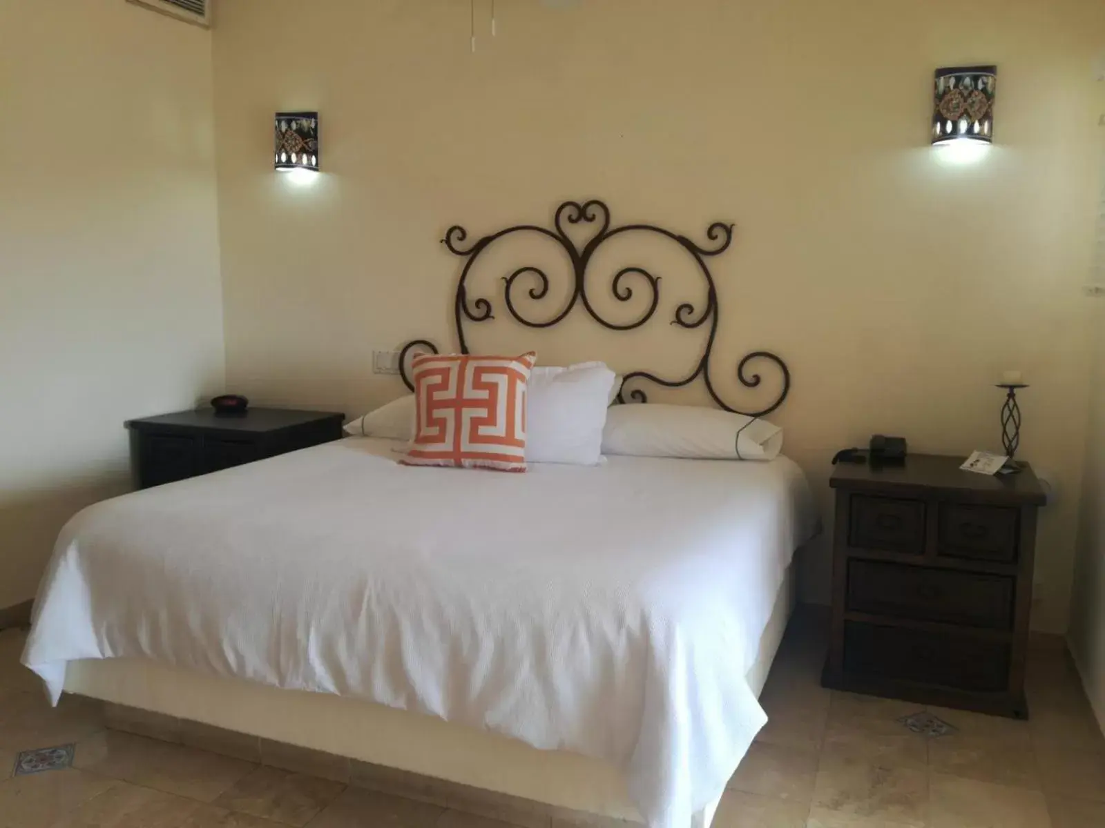 Bed in Los Cabos Golf Resort, Trademark Collection by Wyndham