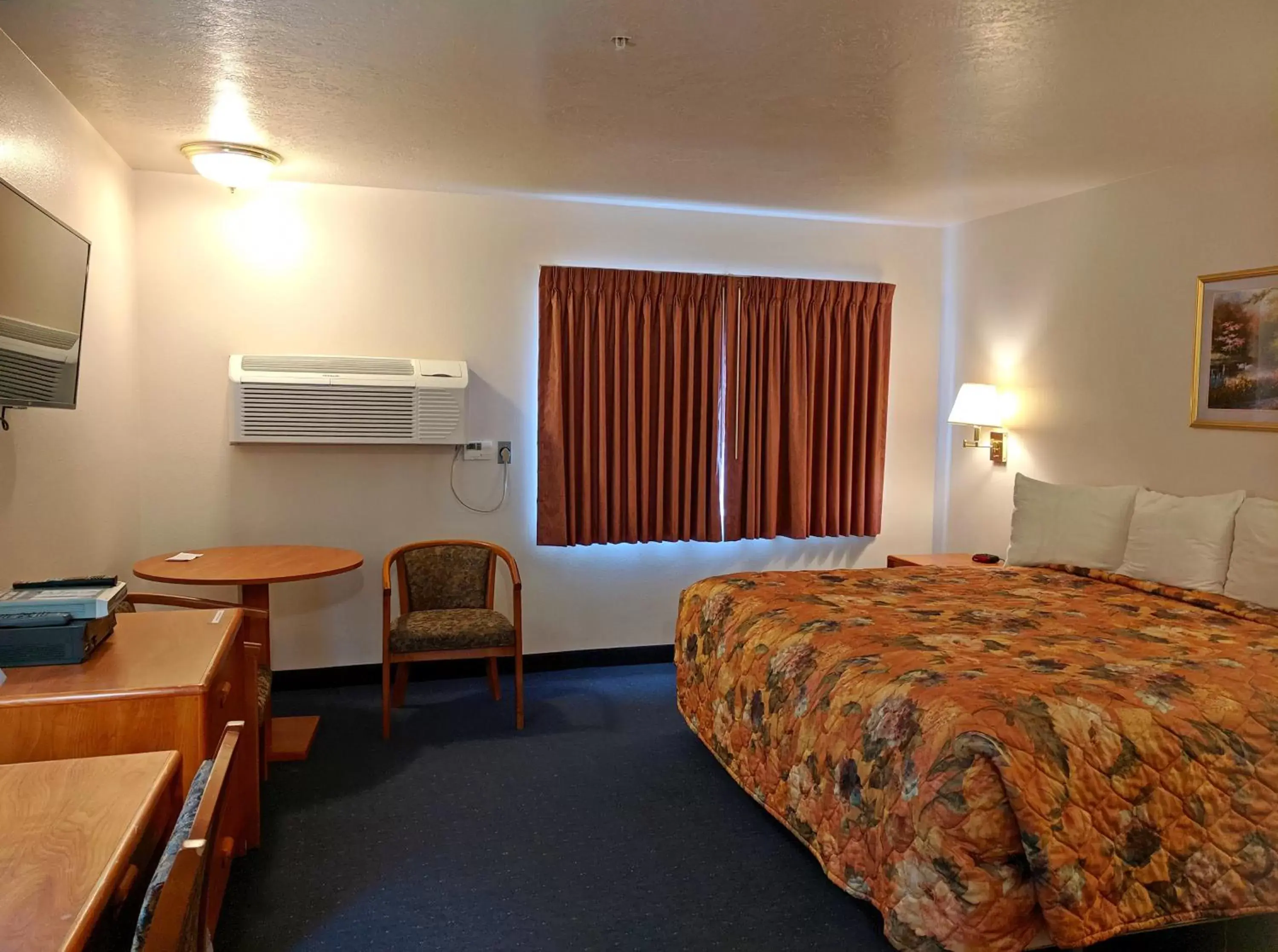 King Room - Disability Access in Aquarius Inn King Room - Disability Access in Aquarius Inn