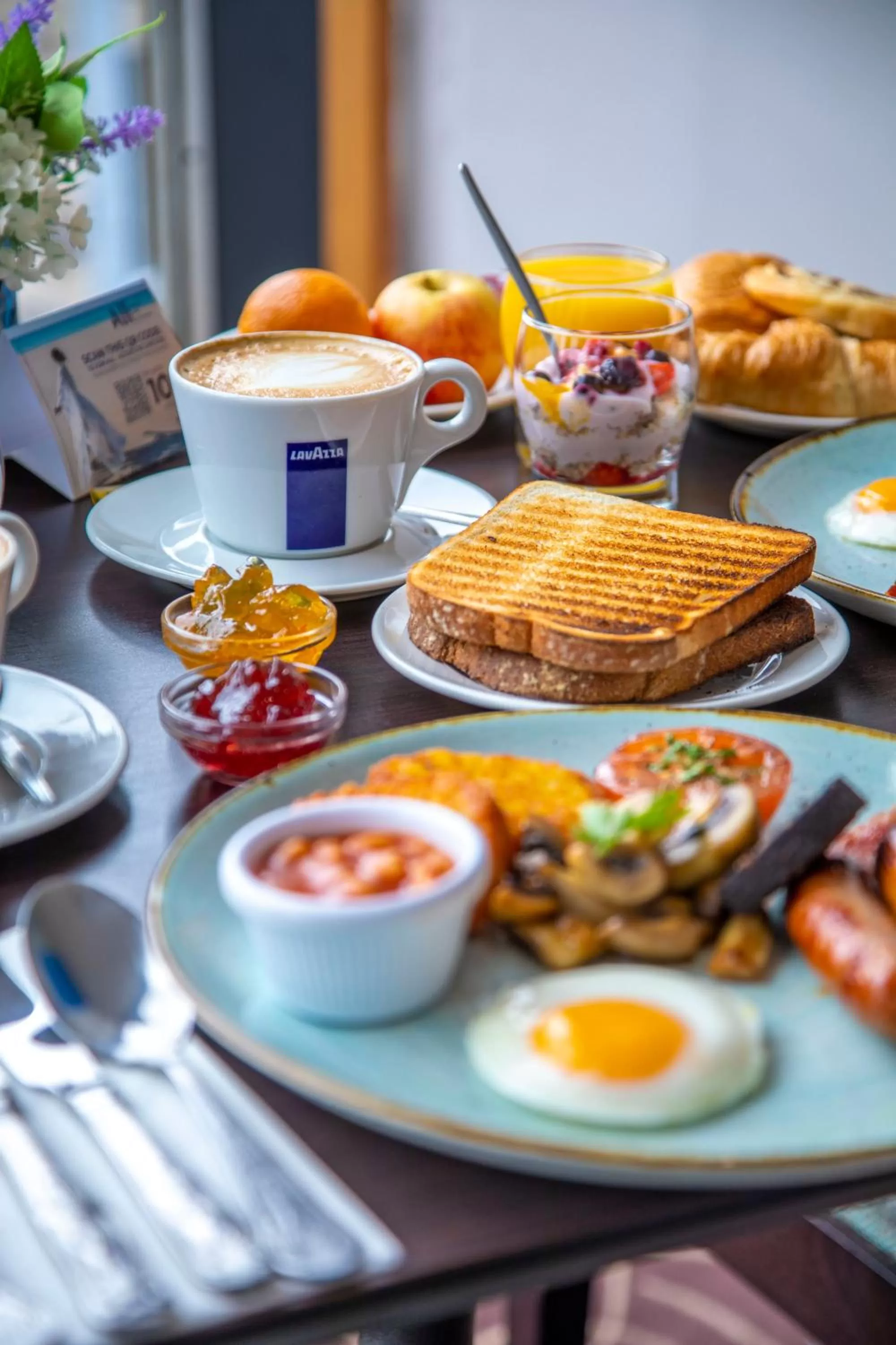 Breakfast in Mercure Manchester Piccadilly Hotel