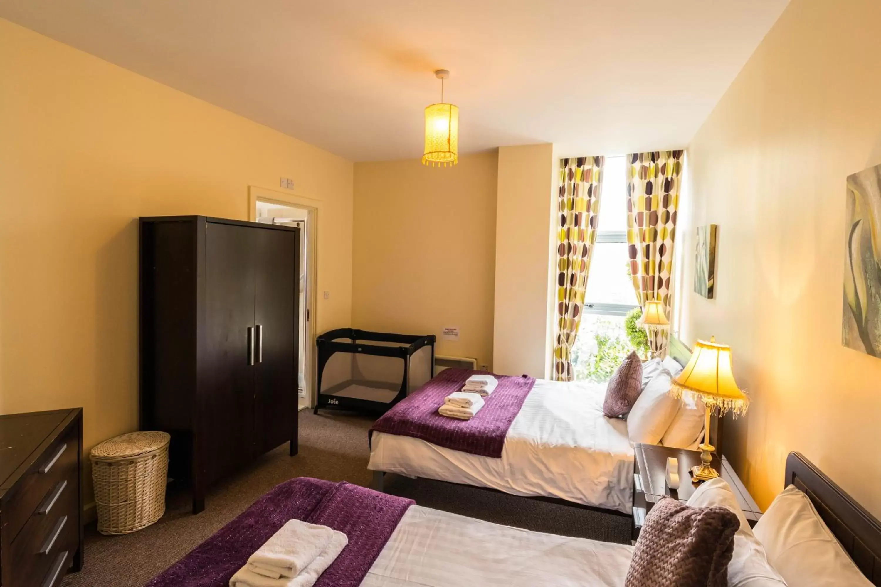 Bedroom, Bed in The Courtyard Apartments