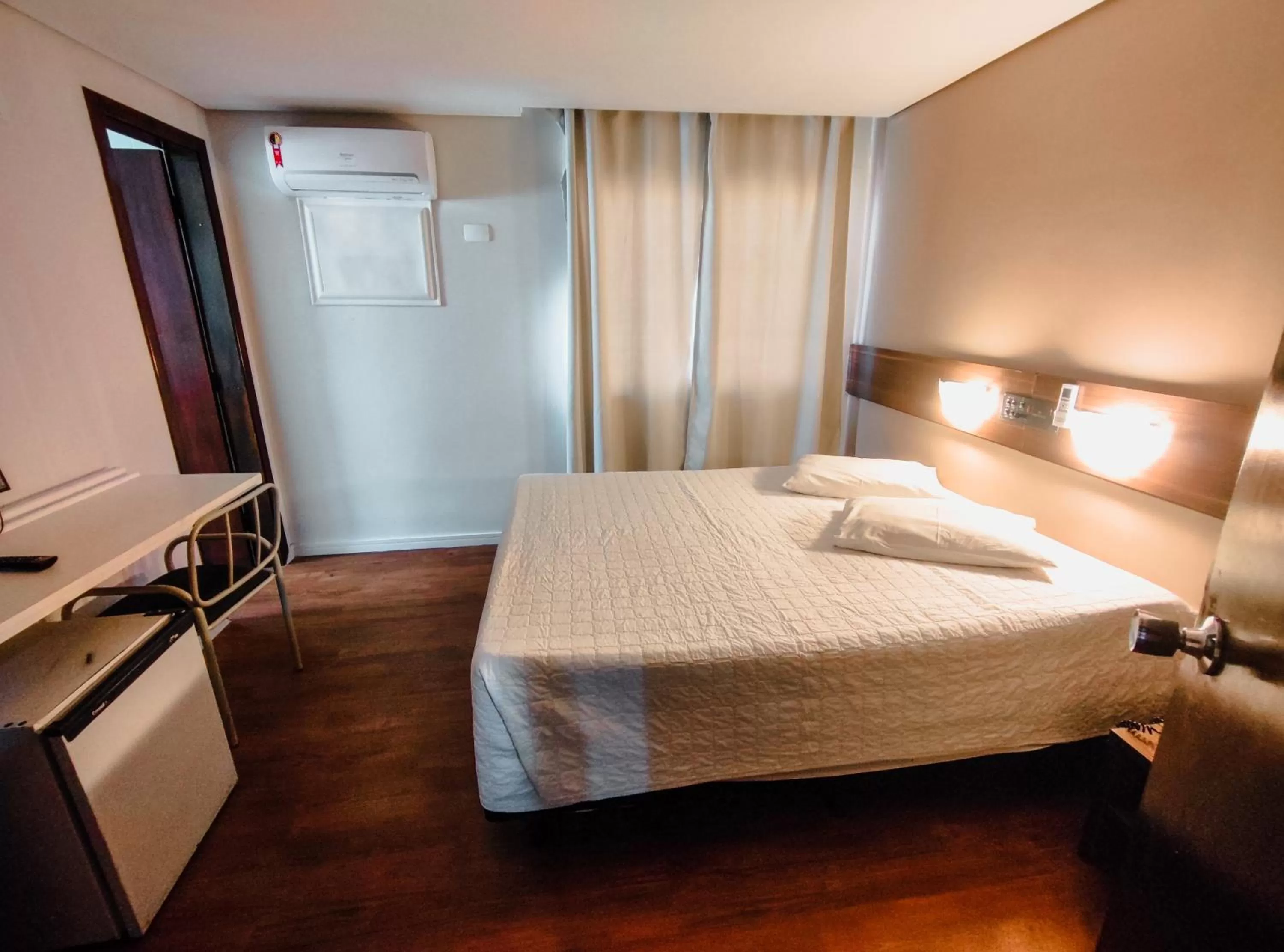 Bedroom, Bed in Granville Hotel