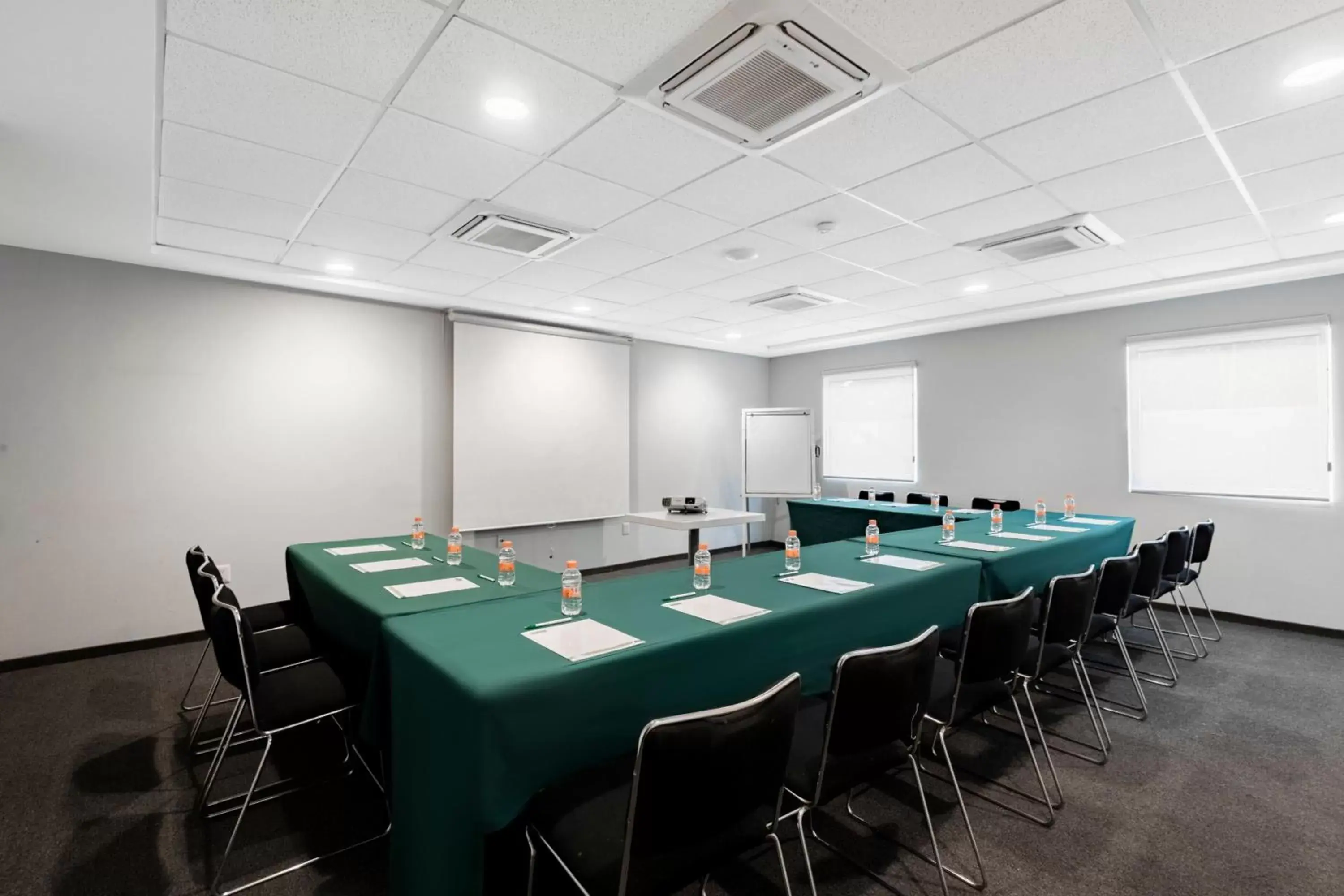 Meeting/conference room in City Express Junior by Marriott Ciudad del Carmen Aeropuerto