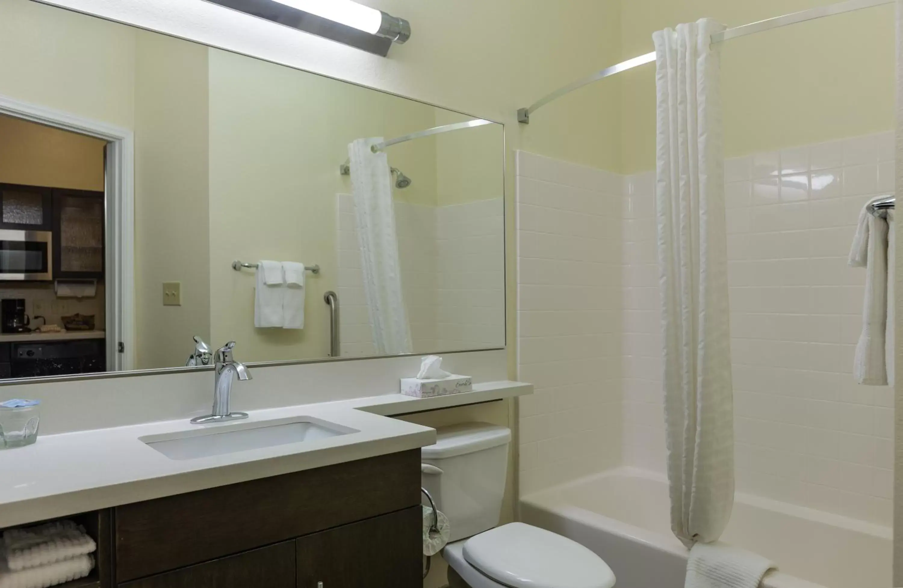 Shower, Bathroom in Candlewood Suites San Marcos, an IHG Hotel