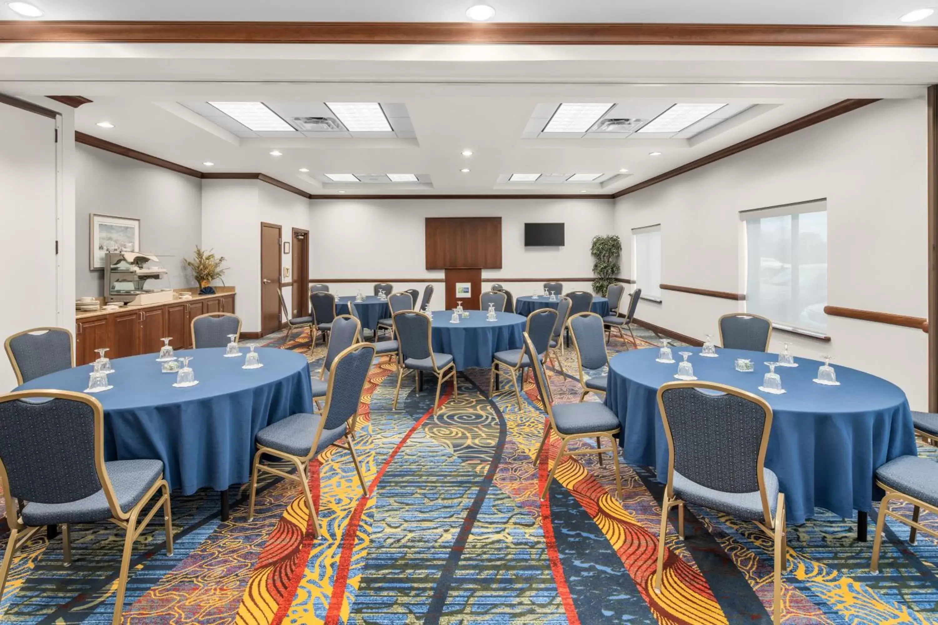 Meeting/conference room in Holiday Inn Express & Suites Wilmington-Newark, an IHG Hotel