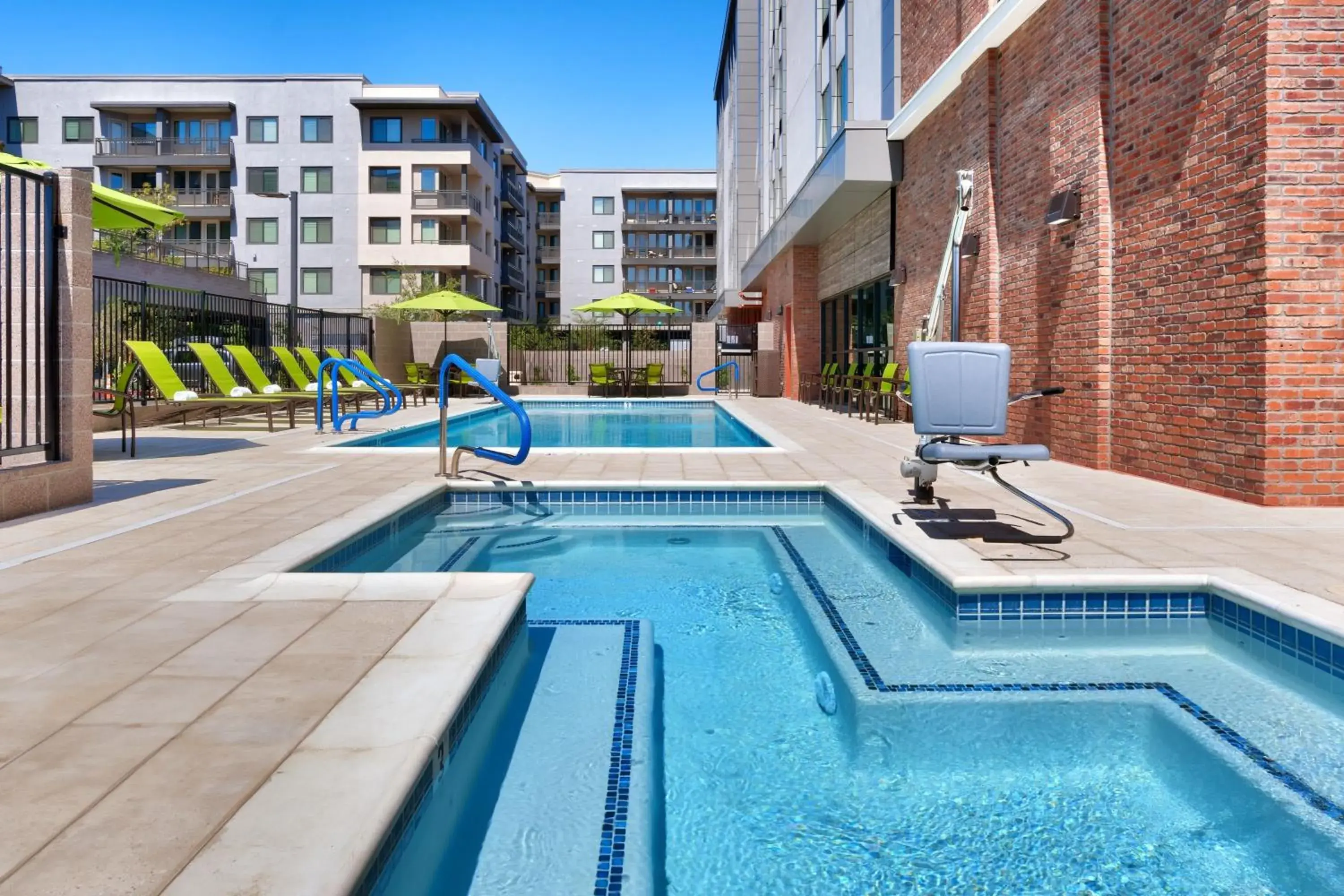 Swimming Pool in SpringHill Suites by Marriott Phoenix Scottsdale