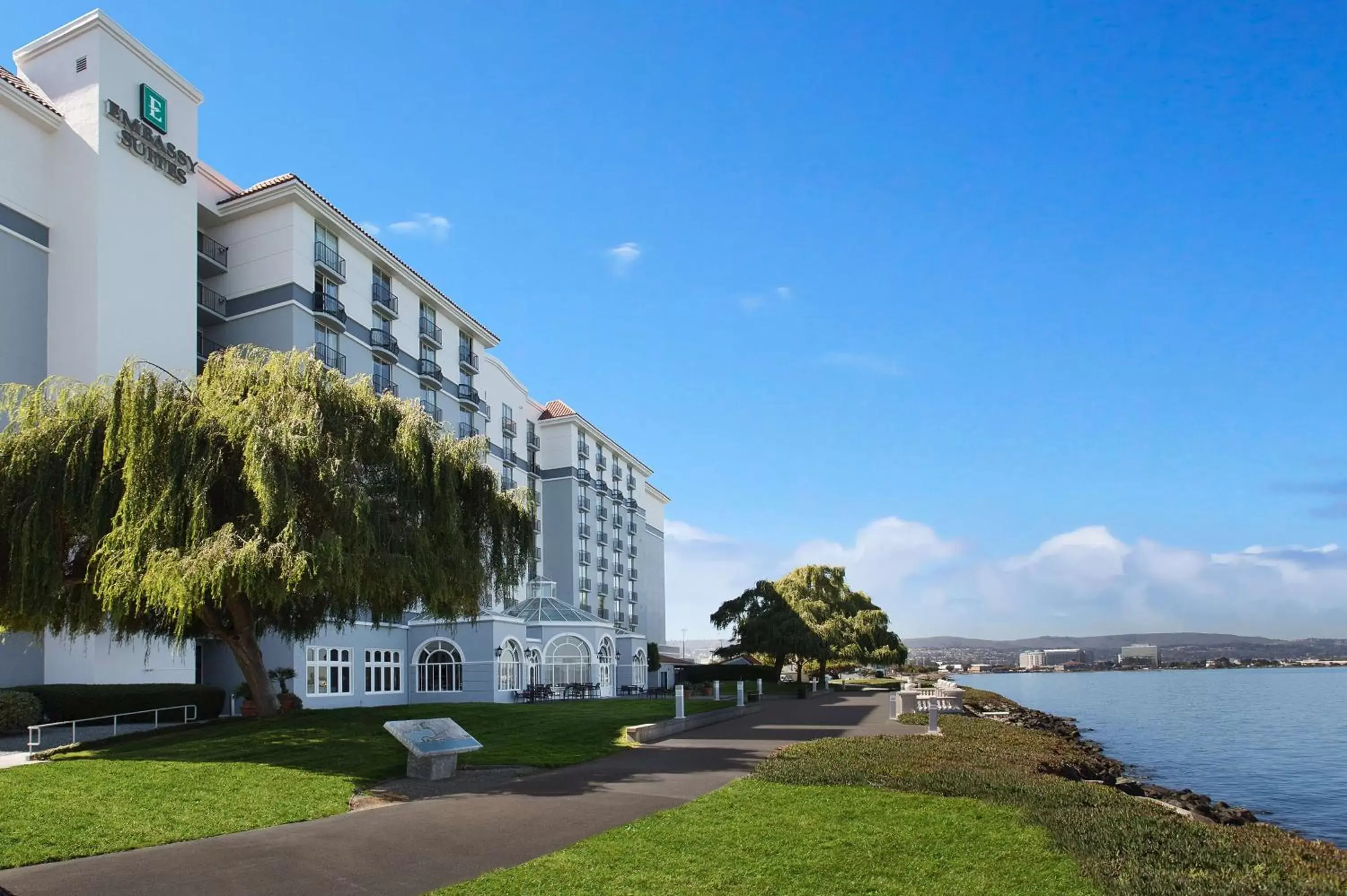 Property Building in Embassy Suites San Francisco Airport - Waterfront