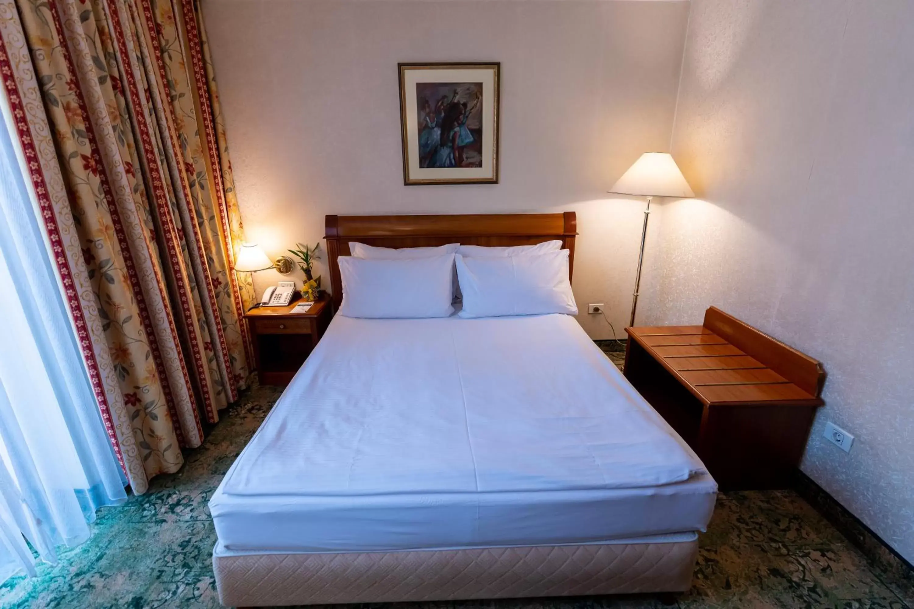 Bed in Best Western Hotel Turist