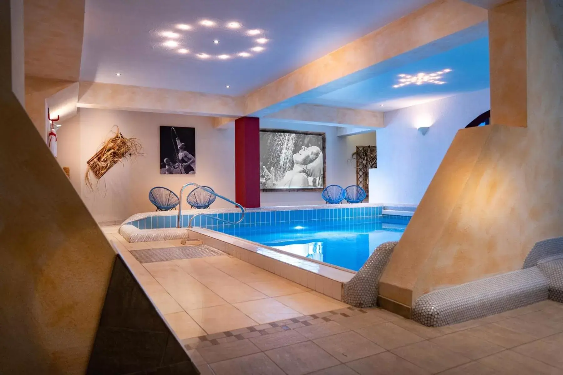 Swimming Pool in Vötter's Hotel