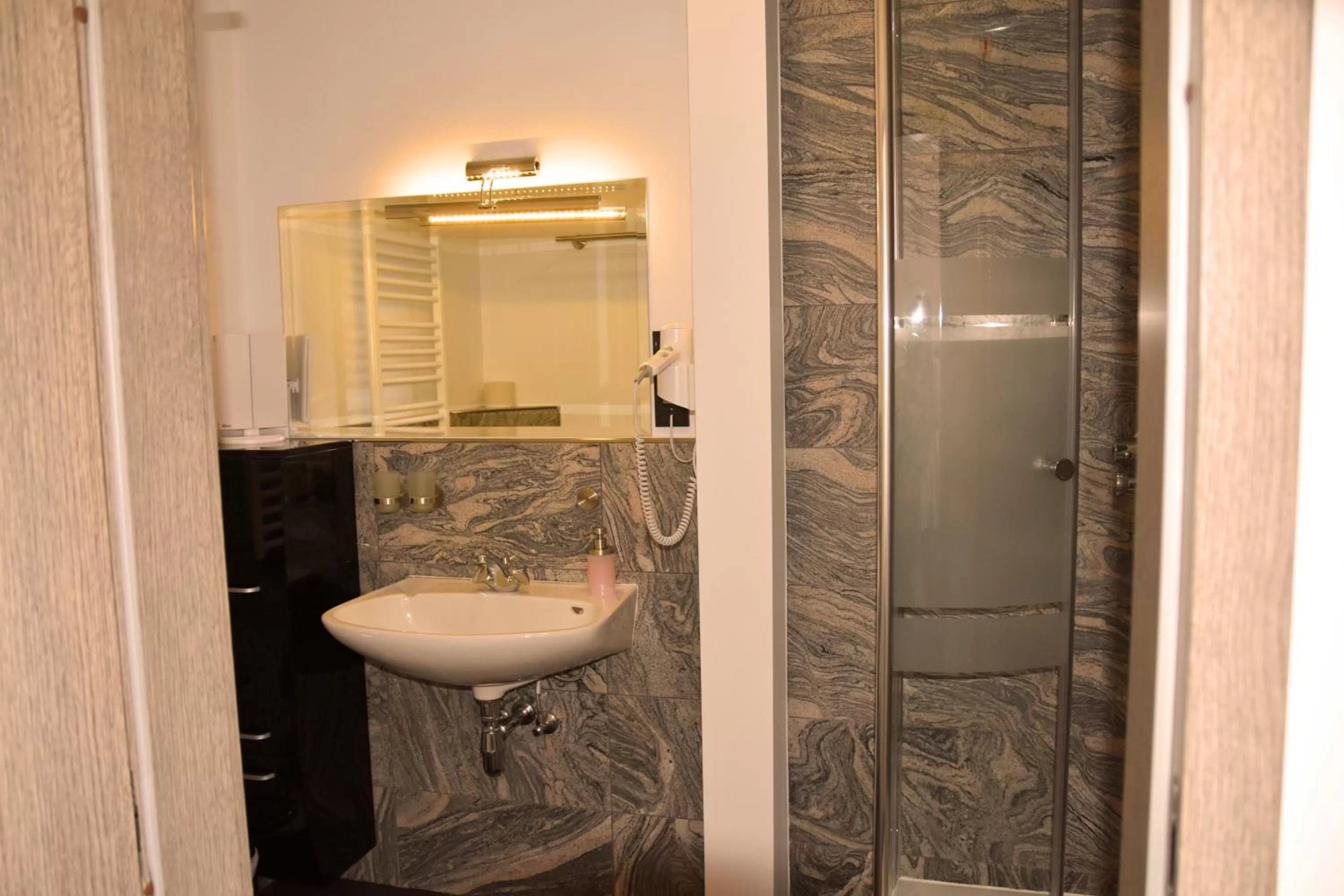 Bathroom in Hotel Walsroder Hof