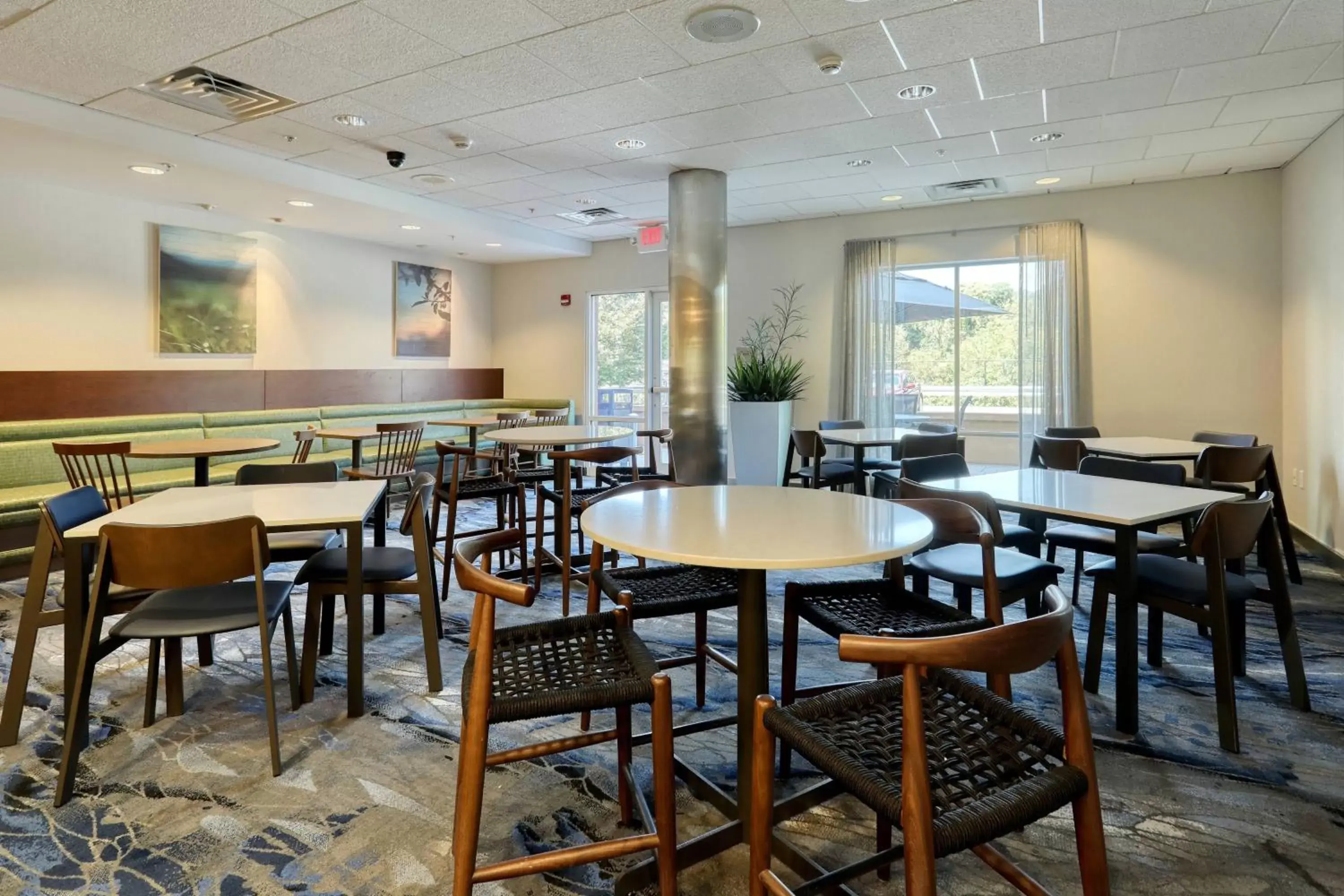 Breakfast, Restaurant/Places to Eat in Fairfield Inn & Suites by Marriott Harrisburg West/New Cumberland