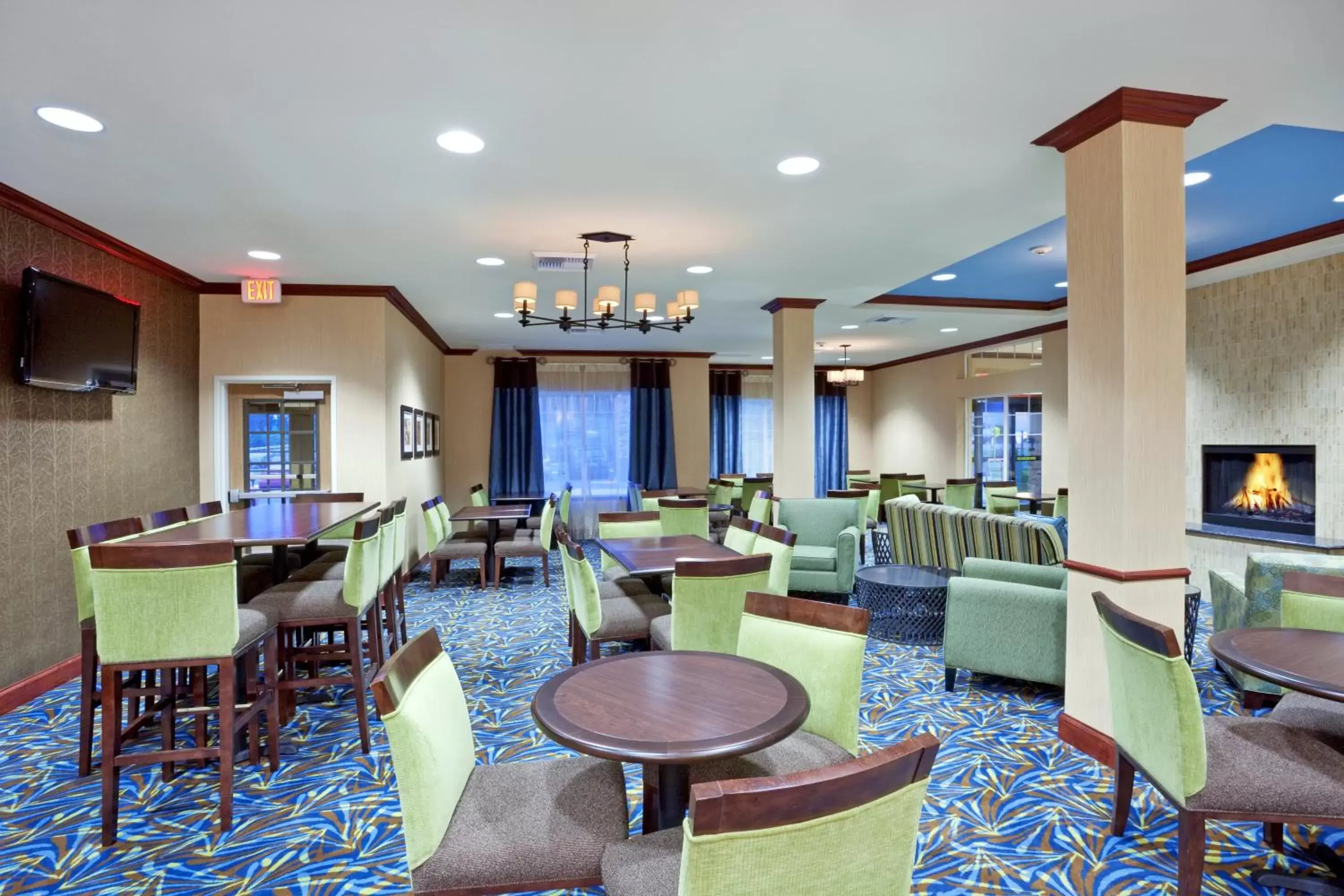 Breakfast, Restaurant/Places to Eat in Holiday Inn Express Hotel & Suites North Sequim, an IHG Hotel