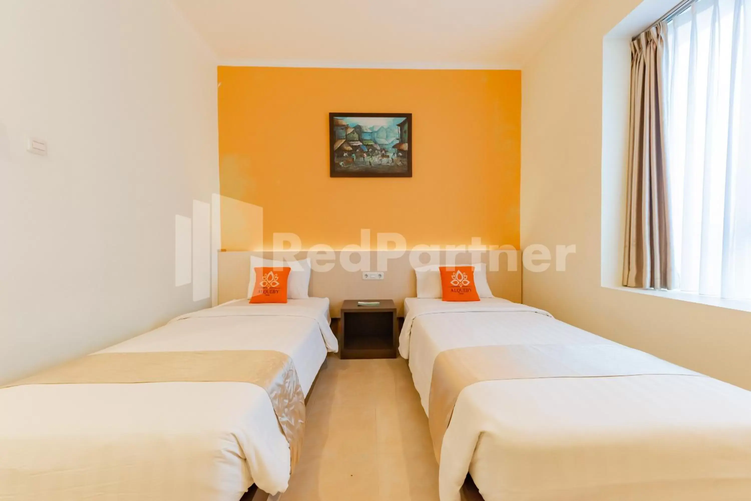 Bedroom, Bed in Alqueby Hotel near Kiara Artha Park & Trans Studio Mall Mitra RedDoorz Bedroom, Bed in Alqueby Hotel near Kiara Artha Park & Trans Studio Mall Mitra RedDoorz