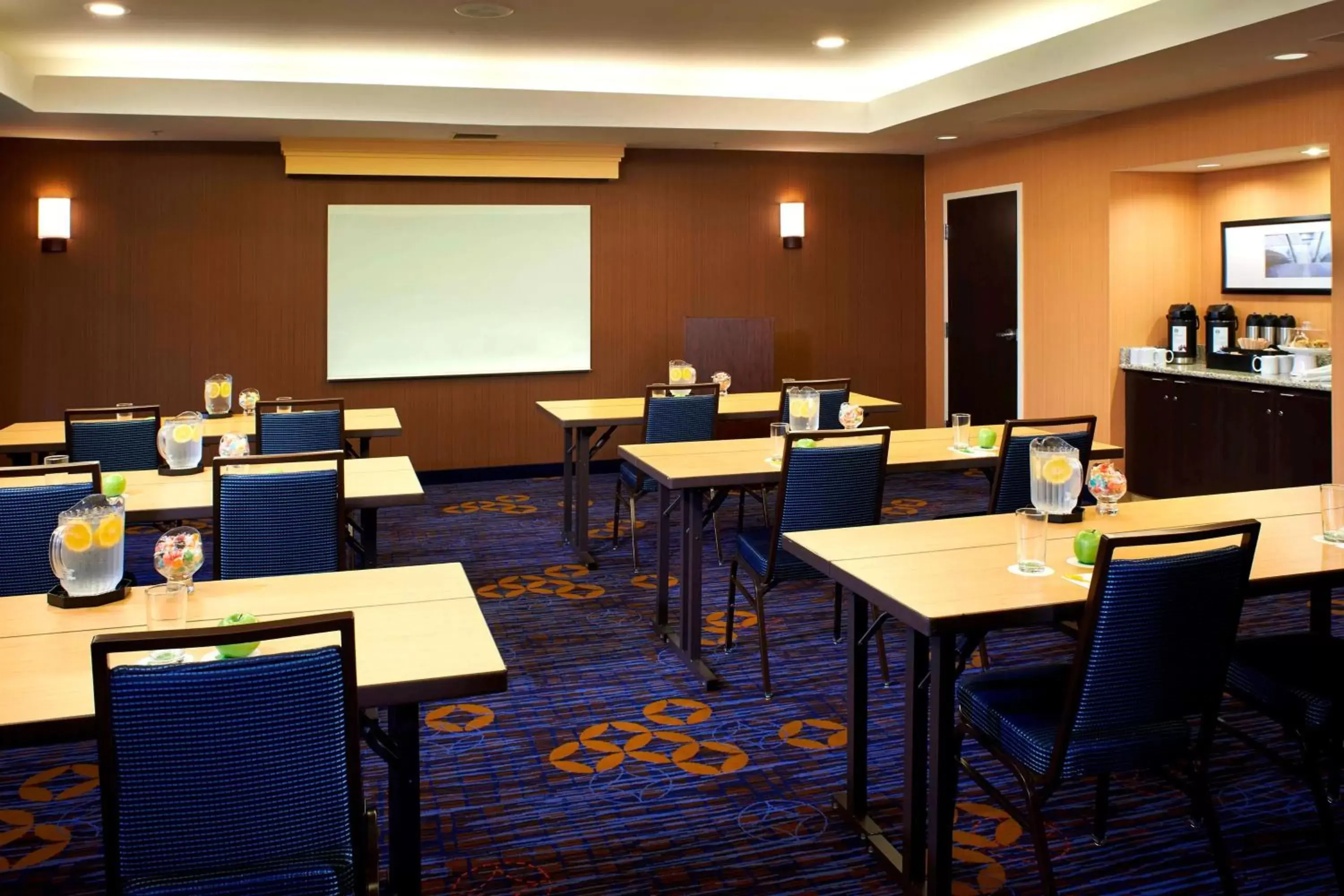 Meeting/conference room in Sonesta Select Chicago Elgin West Dundee