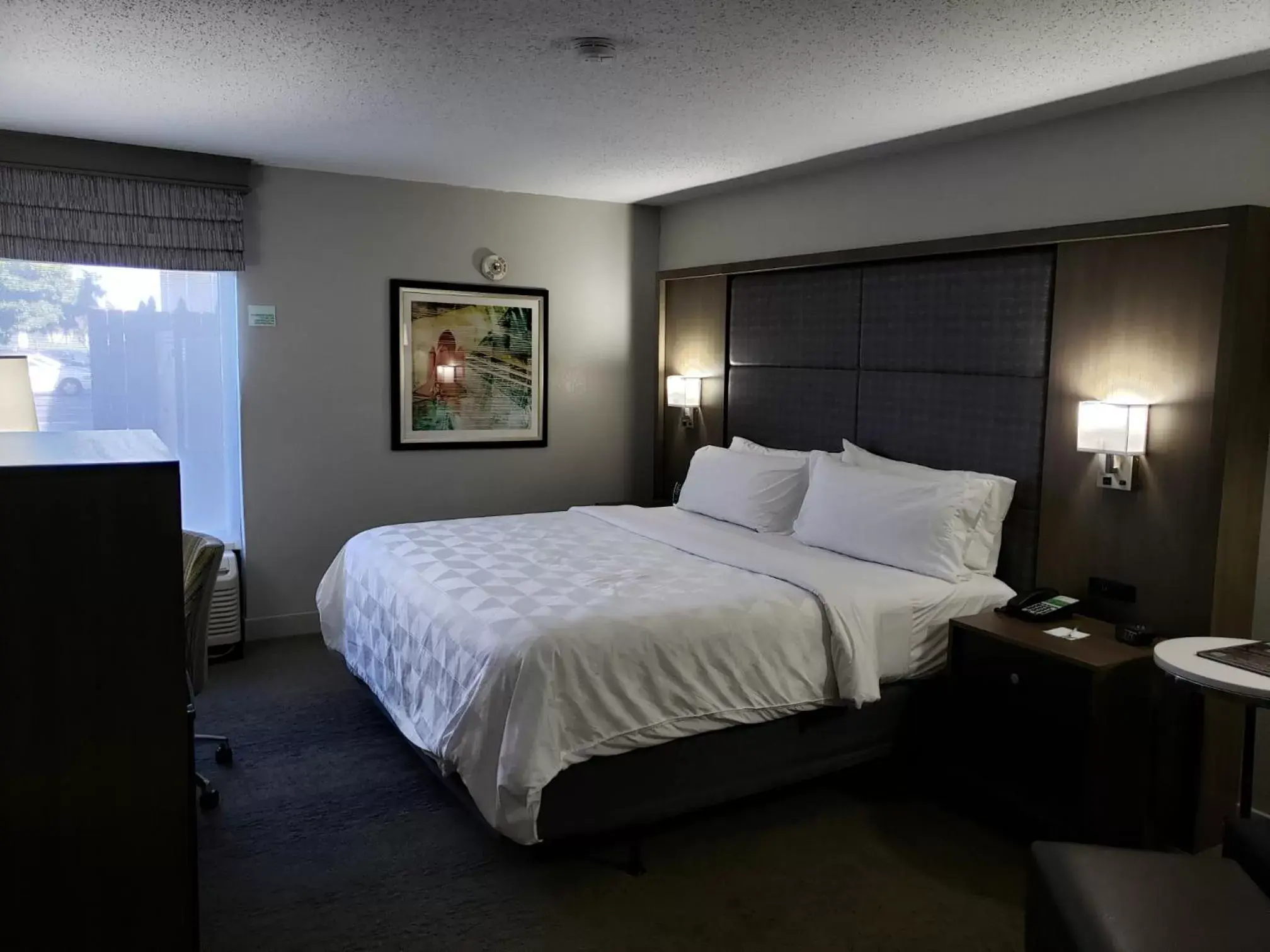 Bed in Holiday Inn Huntsville - Research Park, an IHG Hotel