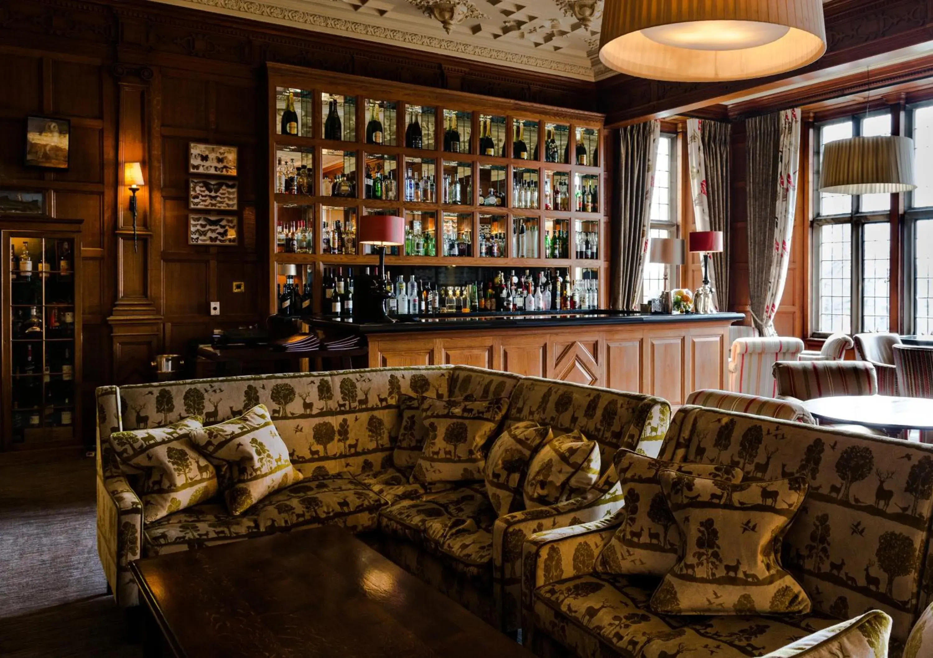 Restaurant/places to eat, Lounge/Bar in Bovey Castle
