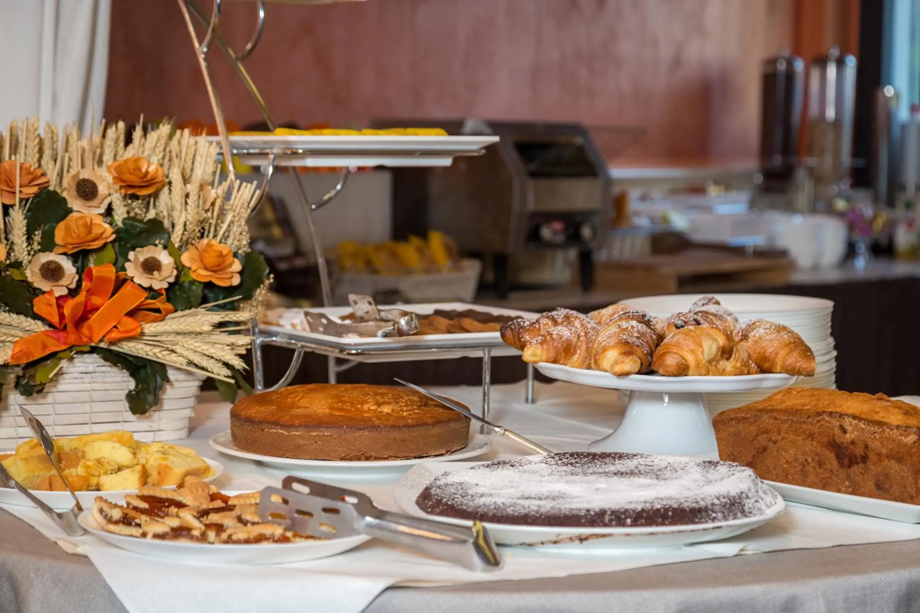 Restaurant/places to eat in Grande Albergo Restaurant/places to eat in Grande Albergo