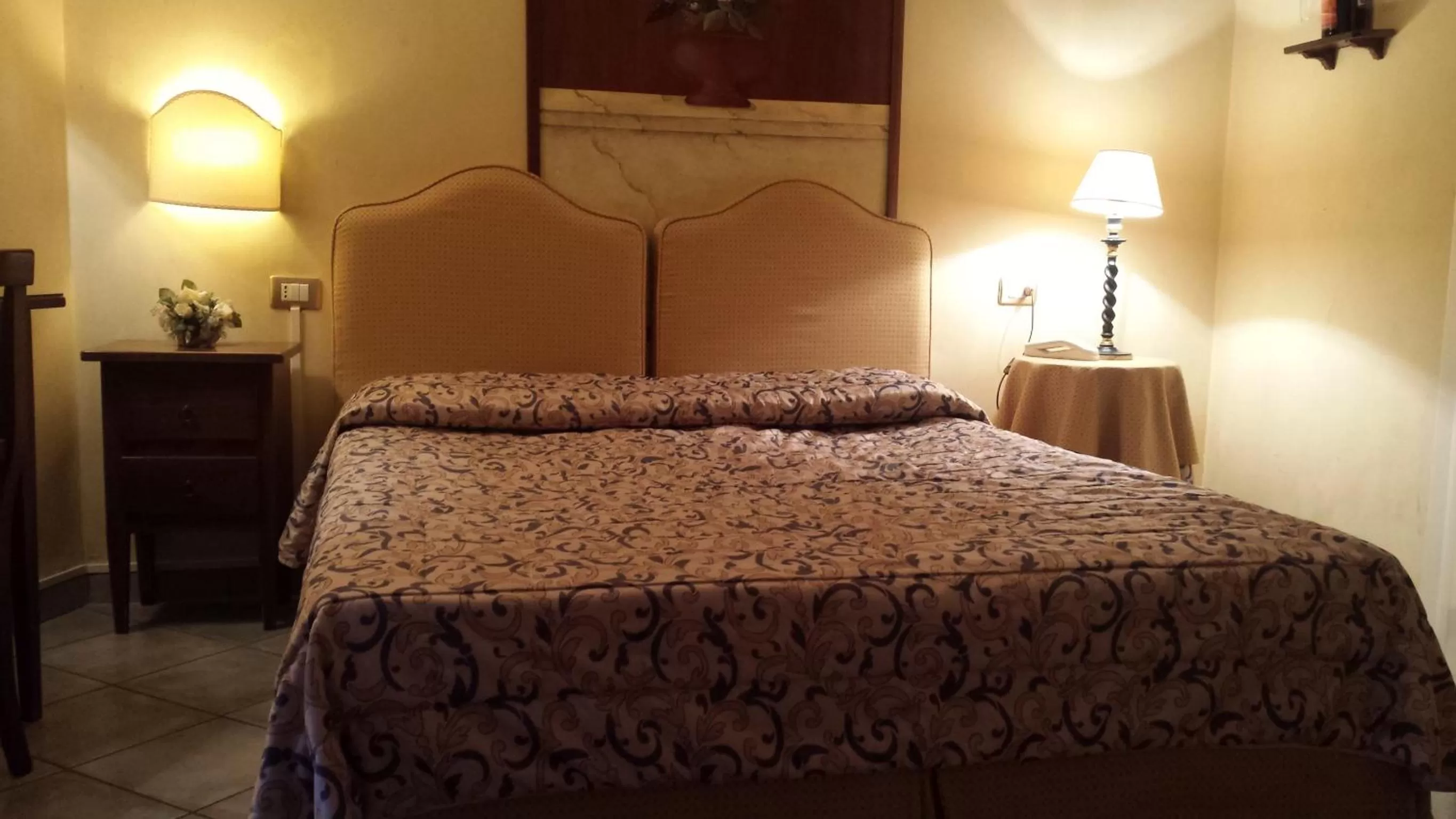 Bedroom, Bed in Villa Piccola Siena