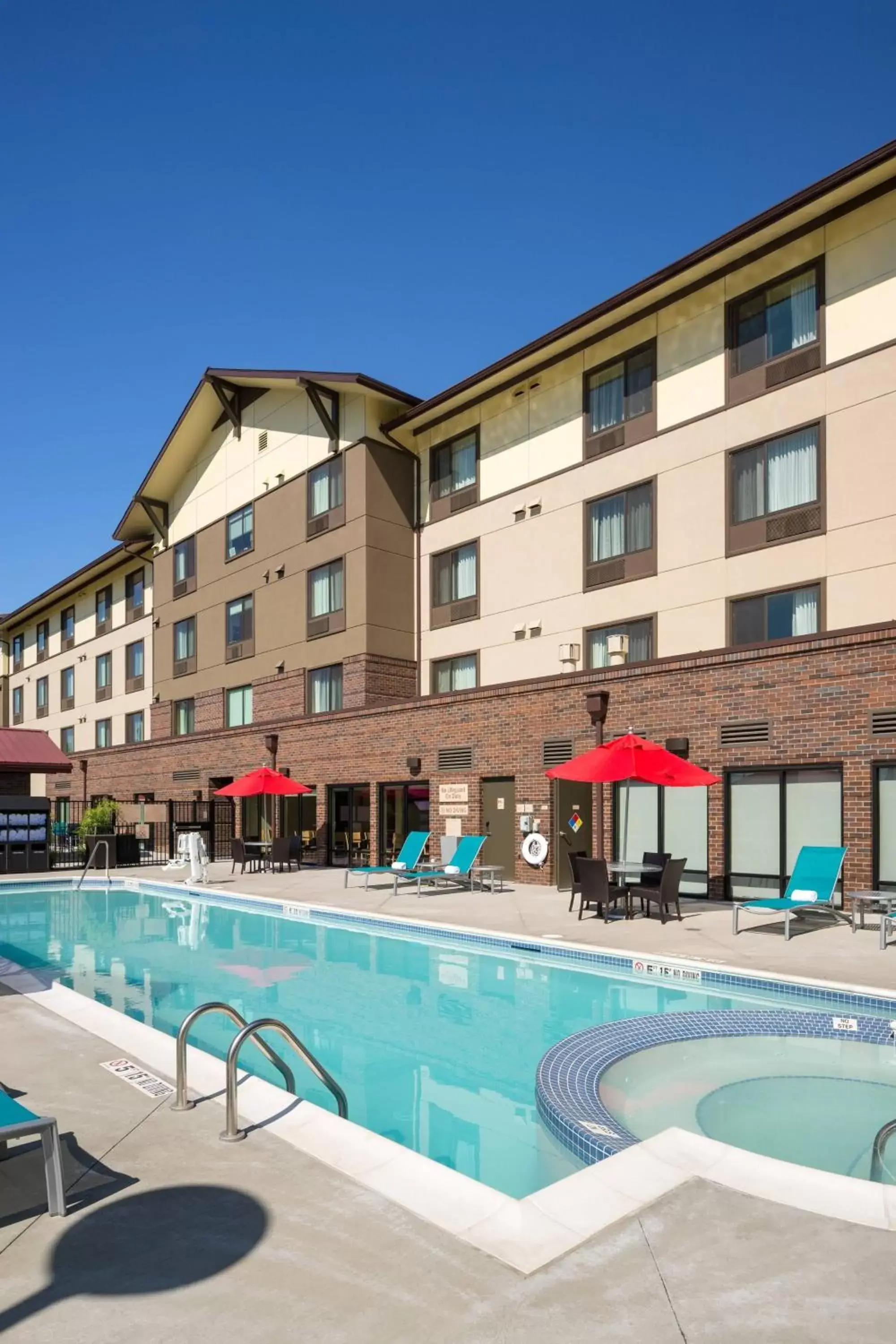 Swimming Pool in TownePlace by Marriott Suites Portland Vancouver