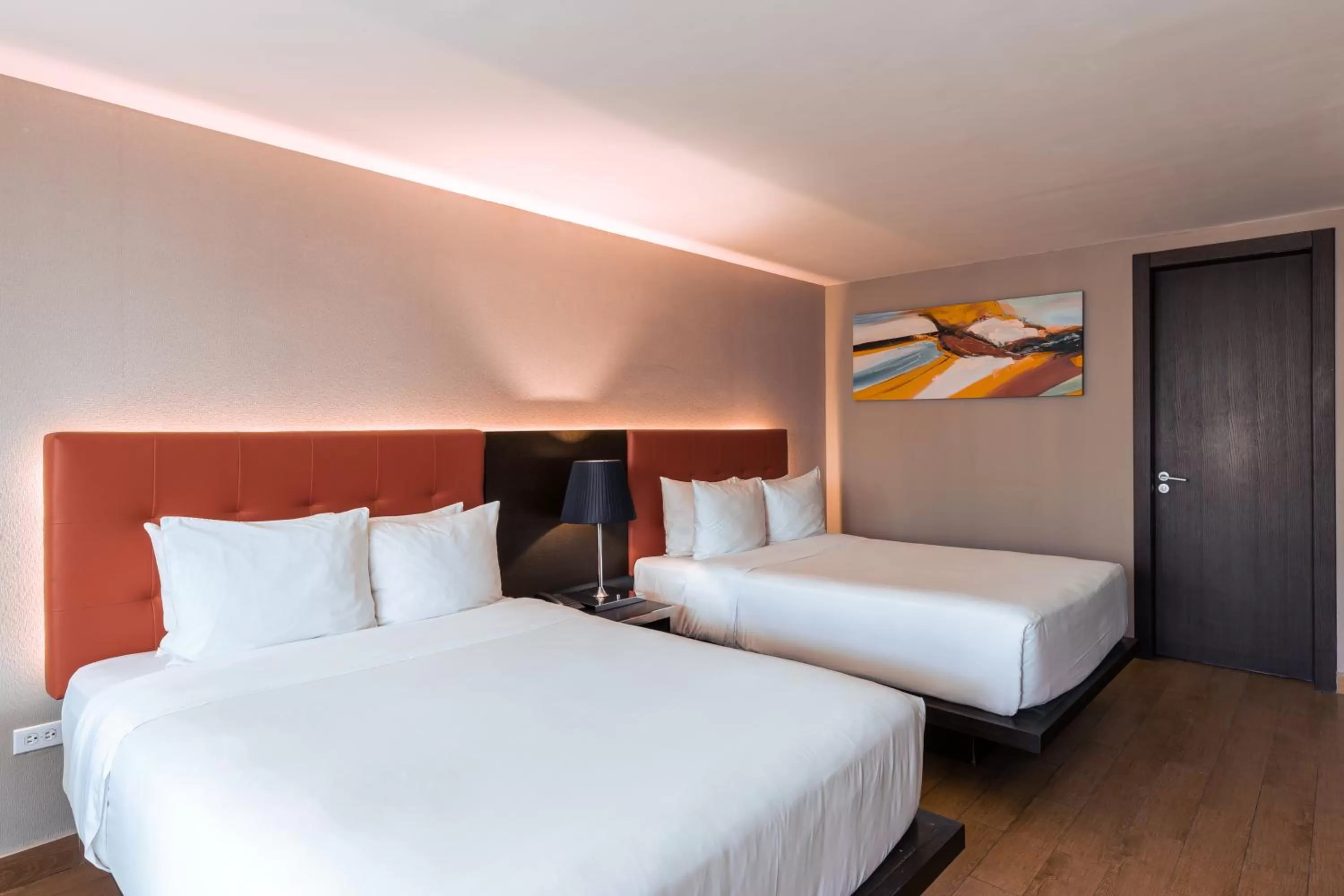 Photo of the whole room, Bed in Exe Oriental Panamá