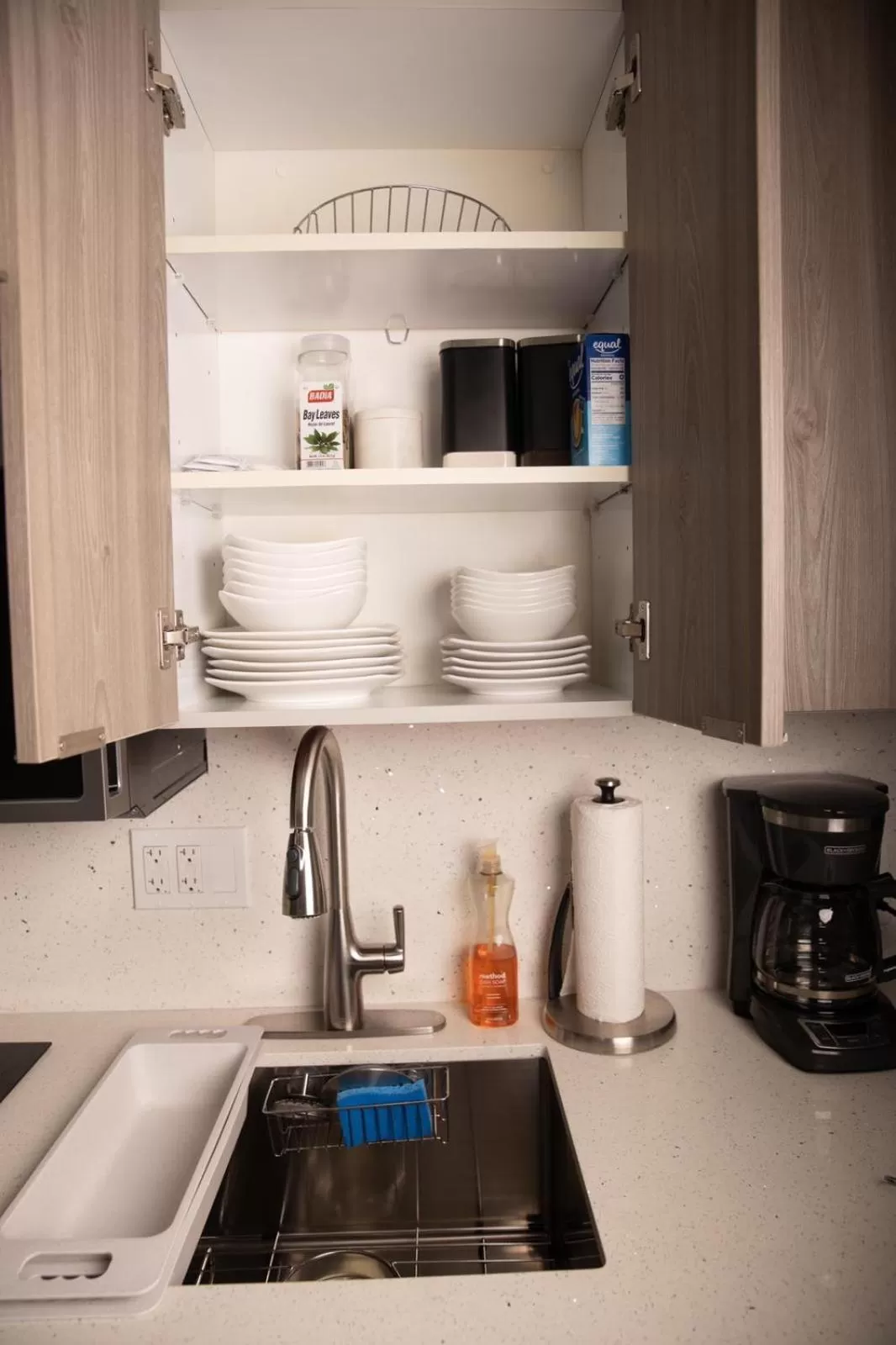 Kitchen or kitchenette in Modern and Luxurious Brickell Studio