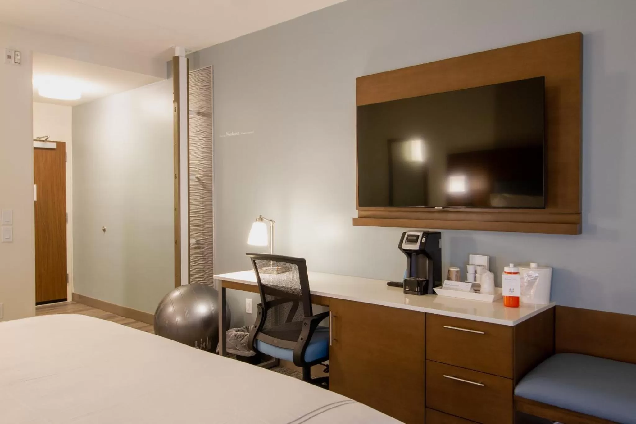 Photo of the whole room in EVEN Hotel Manchester Airport by IHG