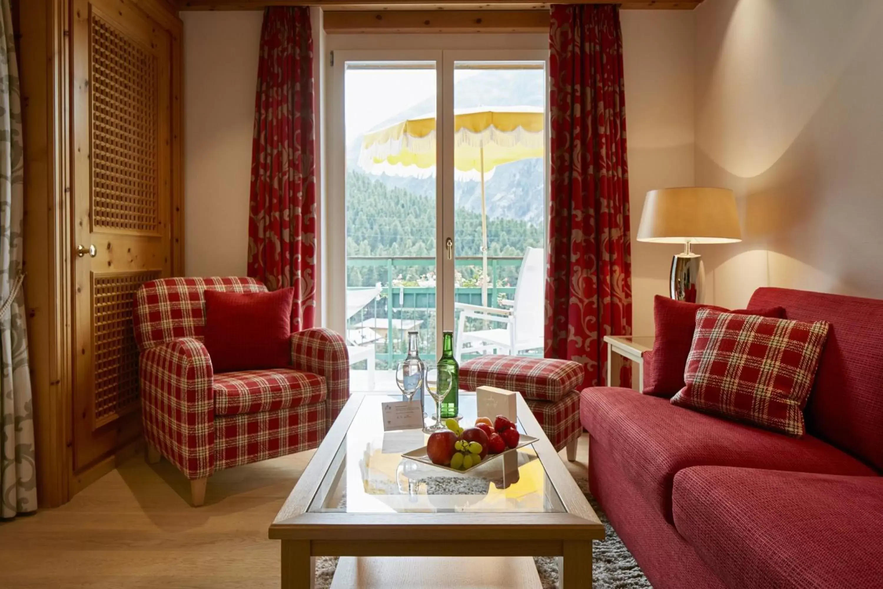 View (from property/room), Seating Area in Hotel Walther - Relais & Châteaux