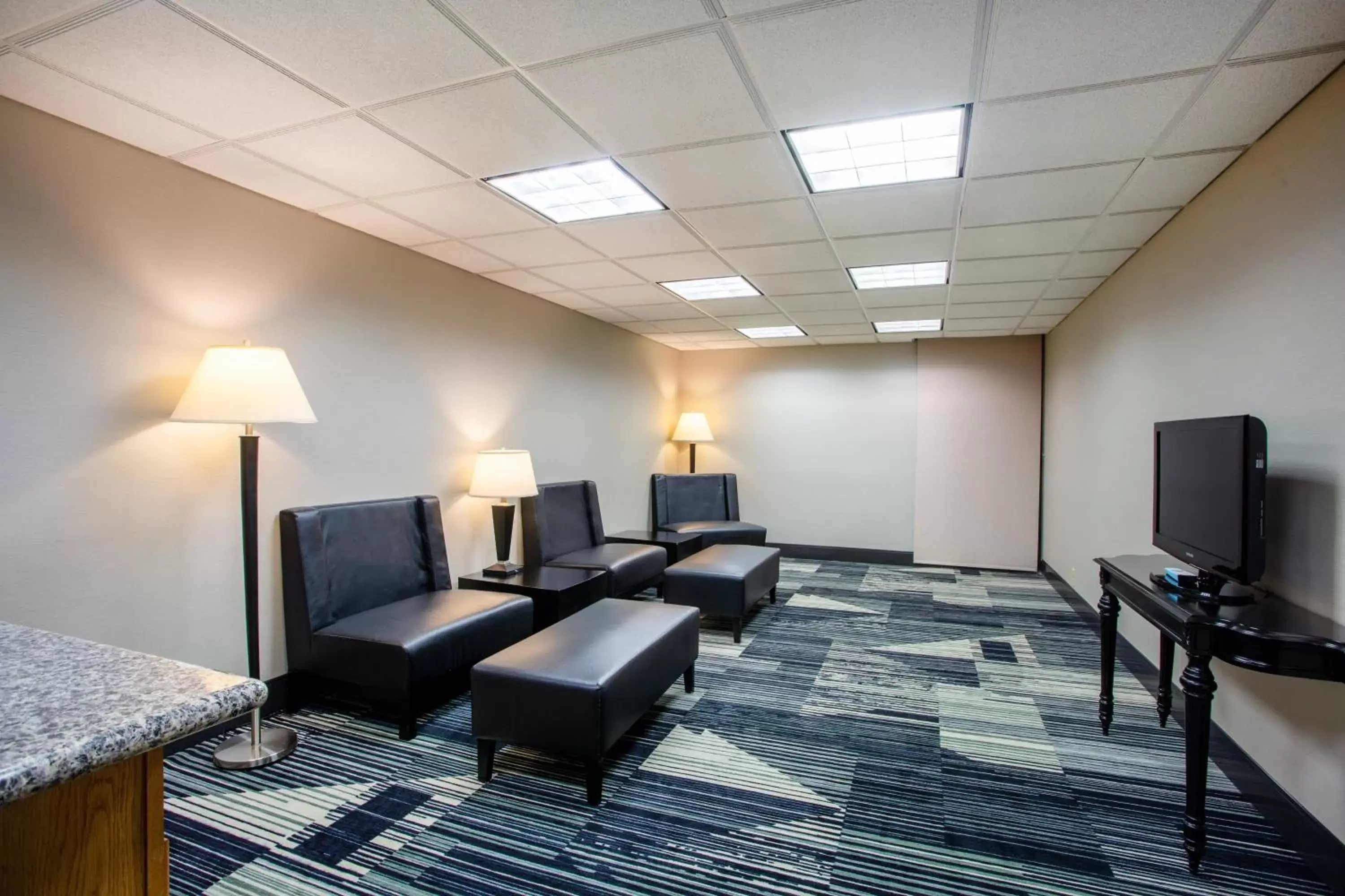 Meeting/conference room, Seating Area in Holiday Inn Morgantown - Reading Area, an IHG Hotel