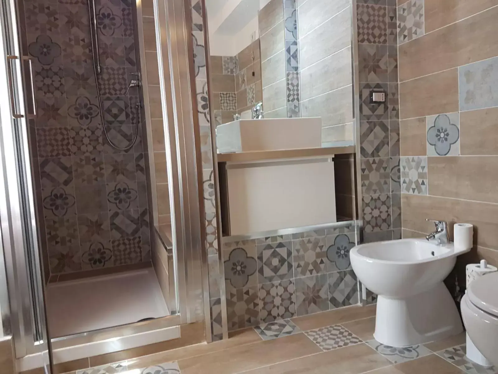 Shower, Bathroom in Villa Altieri