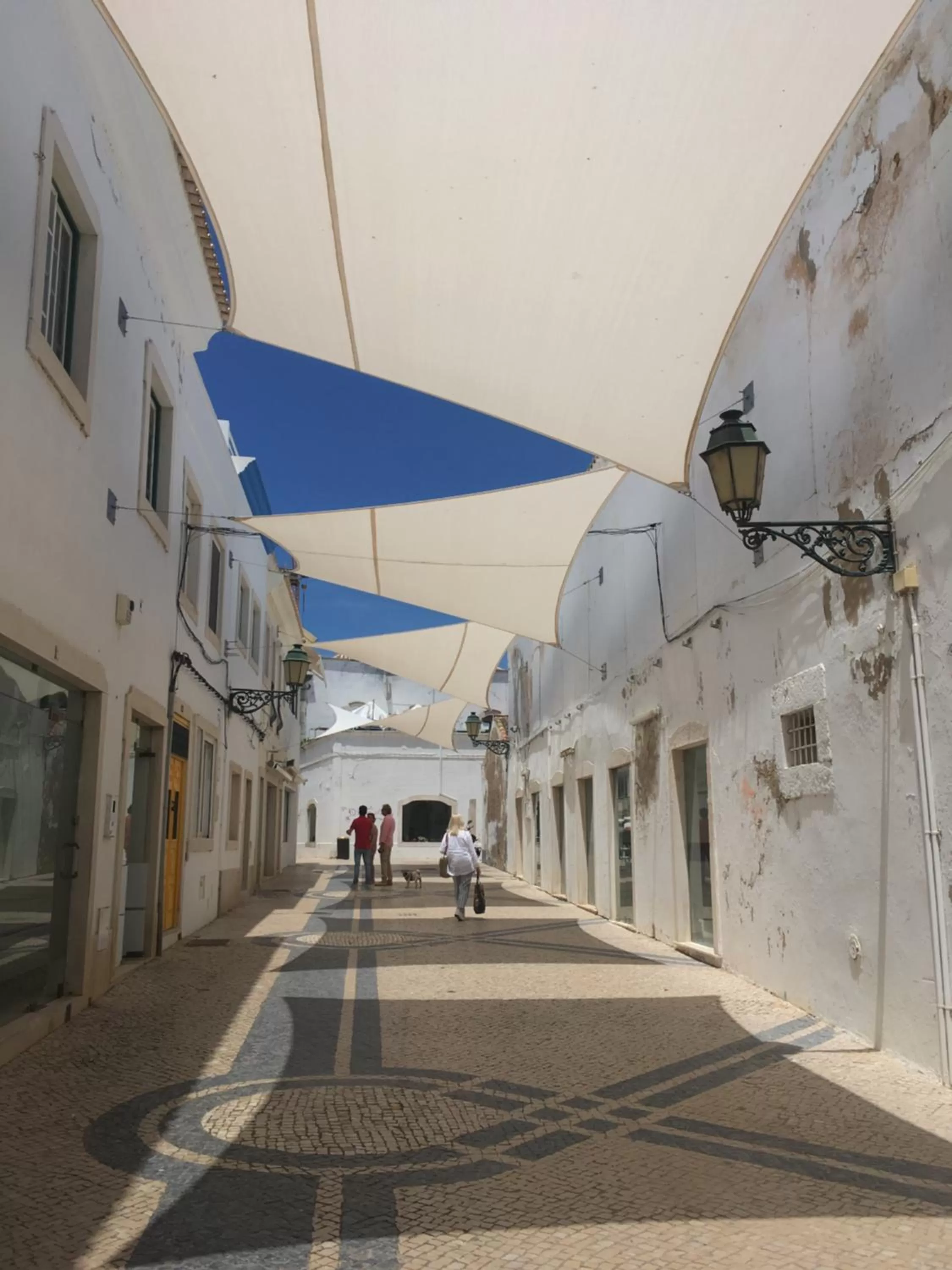 People in Casa Saudade luxury rooms