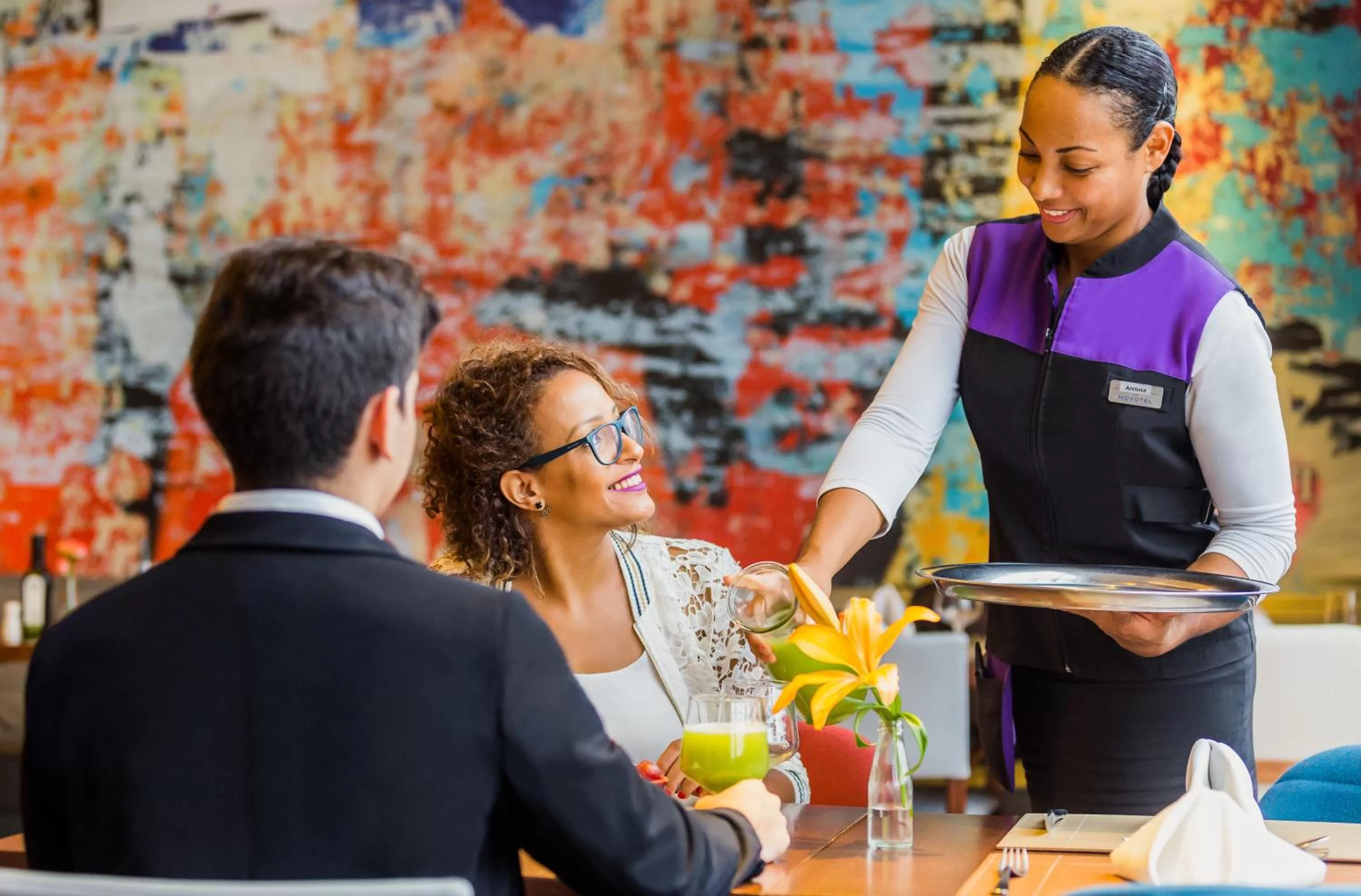 Restaurant/places to eat in Novotel Porto Alegre Airport