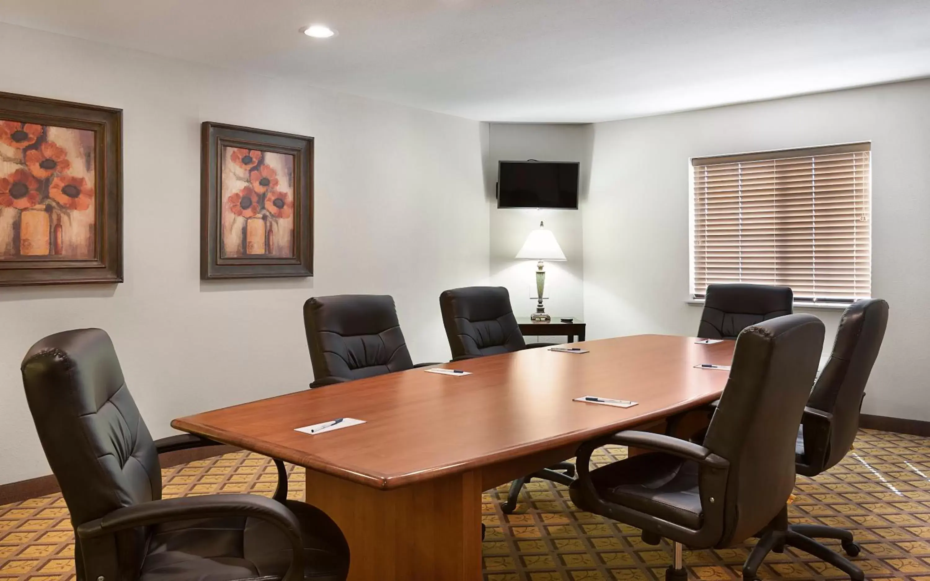 Meeting/conference room in Candlewood Suites Savannah Airport, an IHG Hotel