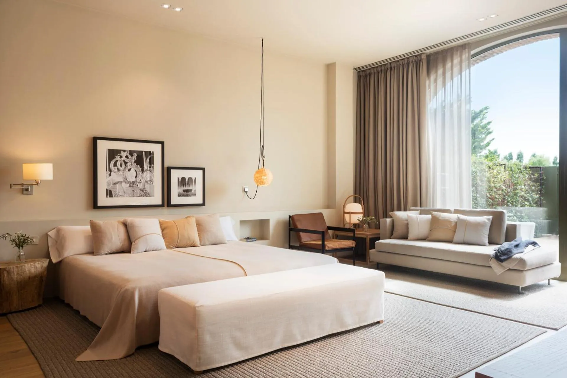 Photo of the whole room, Bed in Hotel Peralada Wine Spa & Golf