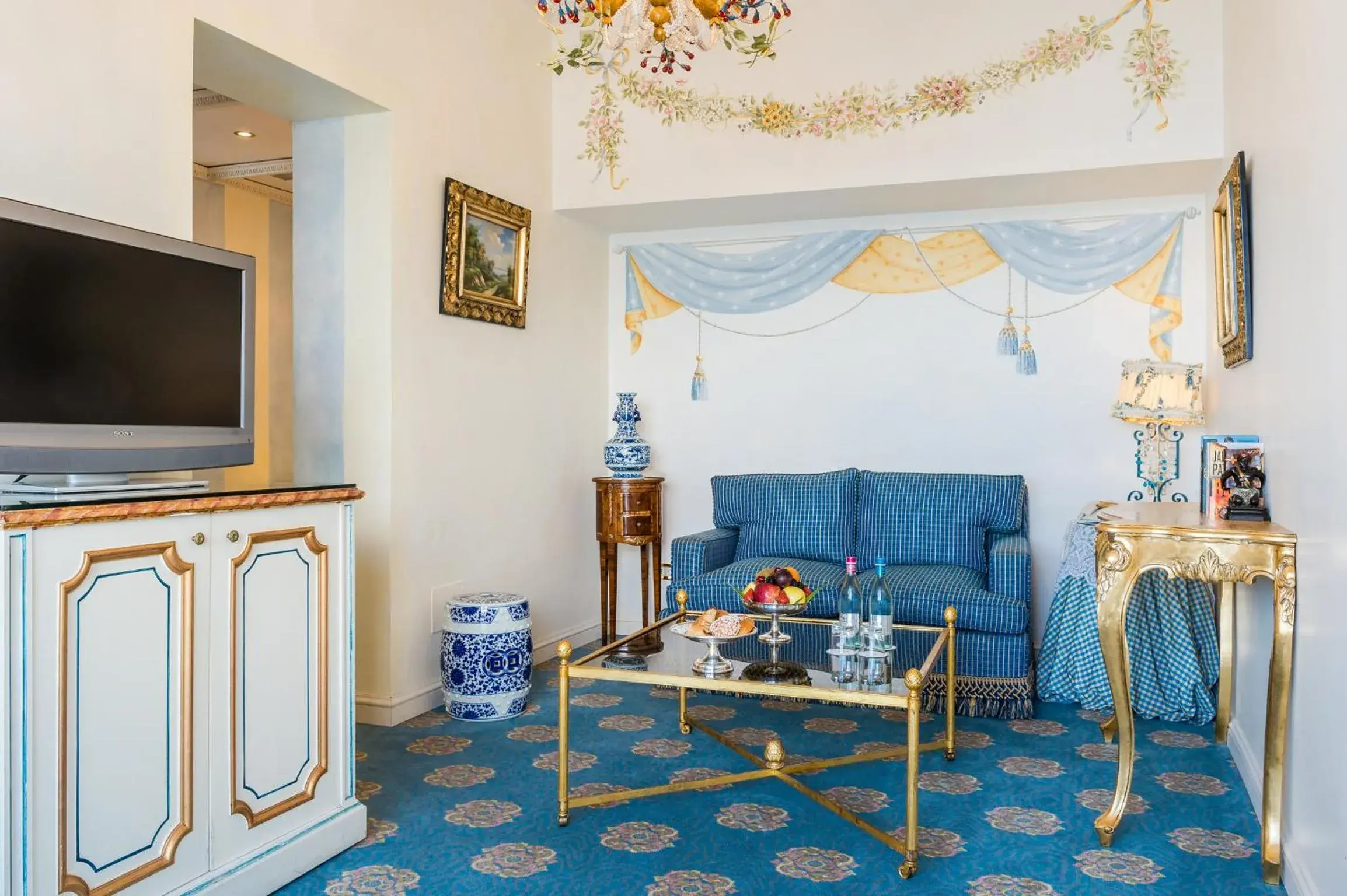 Living room, Seating Area in Hotel Villa E Palazzo Aminta