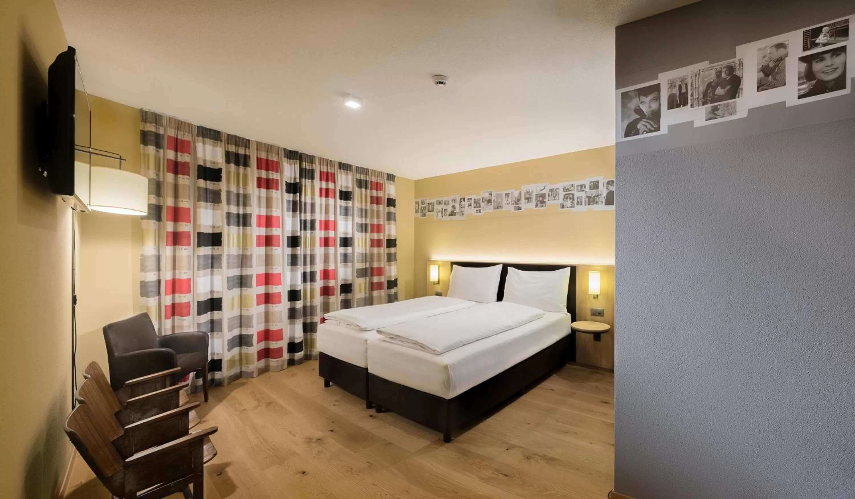 Photo of the whole room, Bed in Hotel Cinema 8