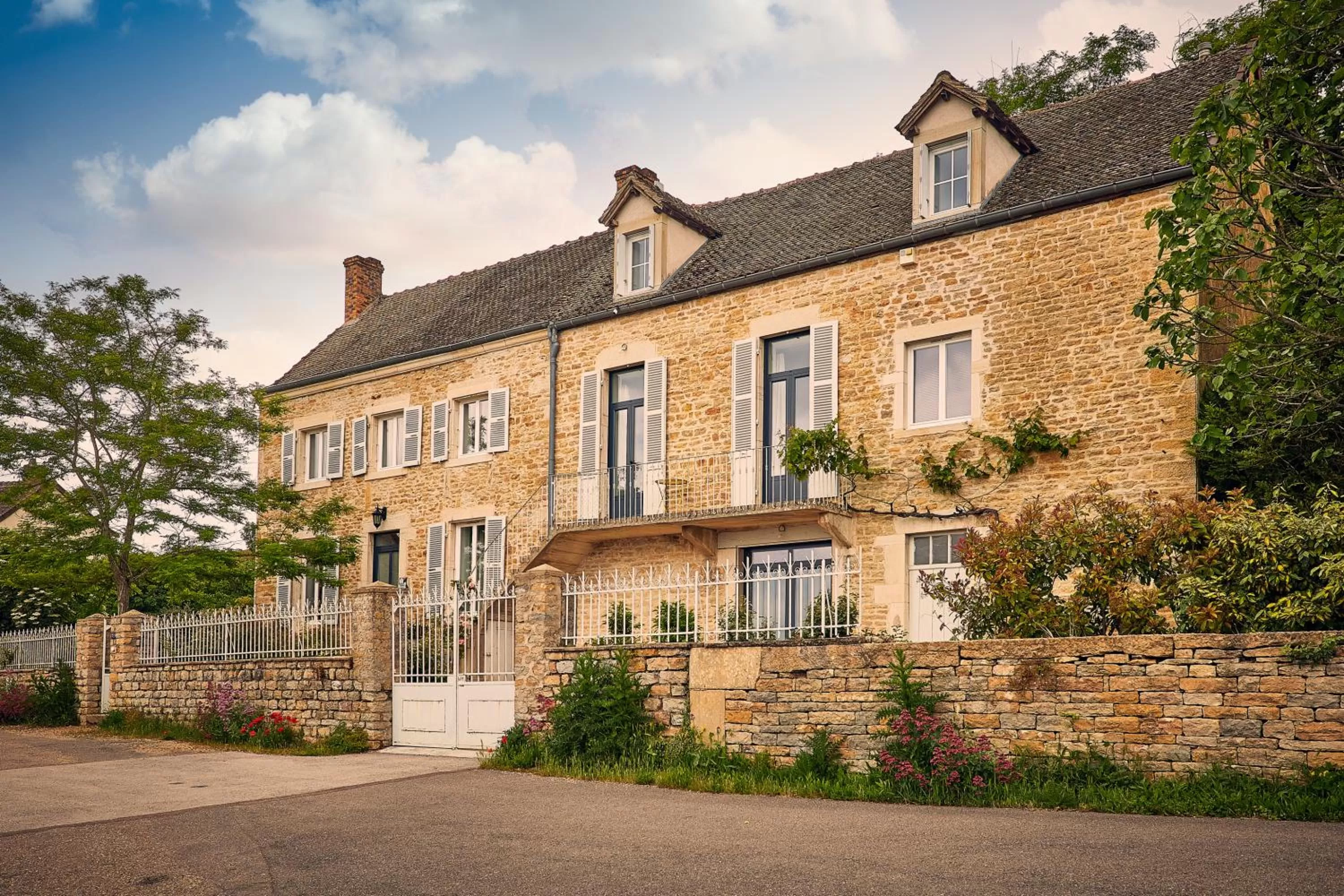 Property building in VILLA FIGUE BLANCHE